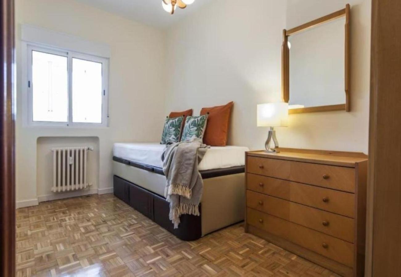 AH -Plaza de Ventas -Apartamento Tranquilo y Céntrico