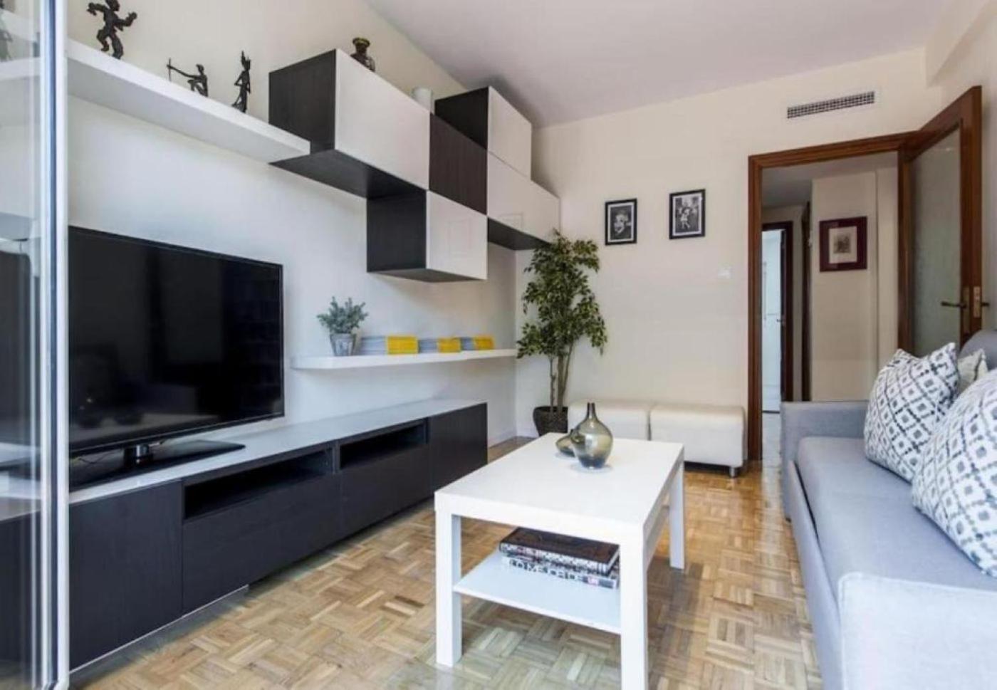 AH -Plaza de Ventas -Apartamento Tranquilo y Céntrico