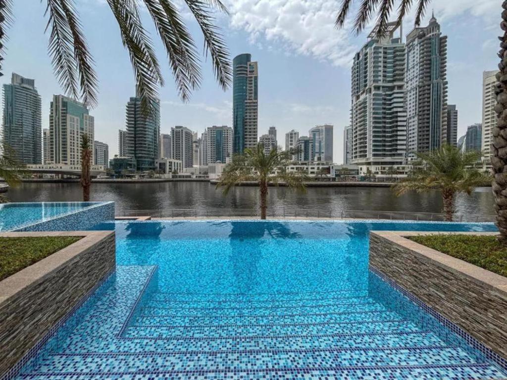 NEW LUX 1 BDR in Marina at Blakely Tower by CEG Group