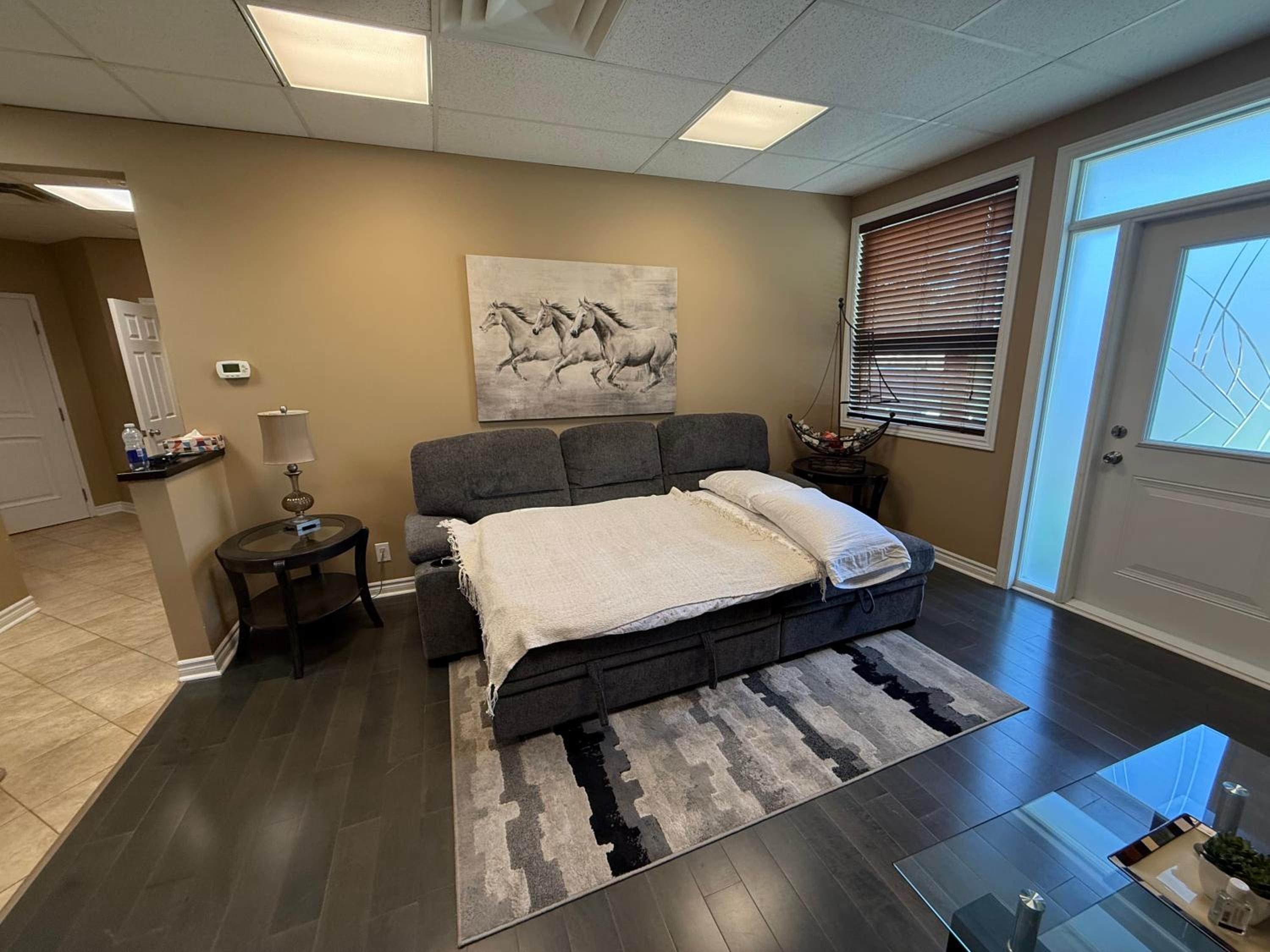 The Marina's Cove - Suite B - WIFI and 2 Free Parking