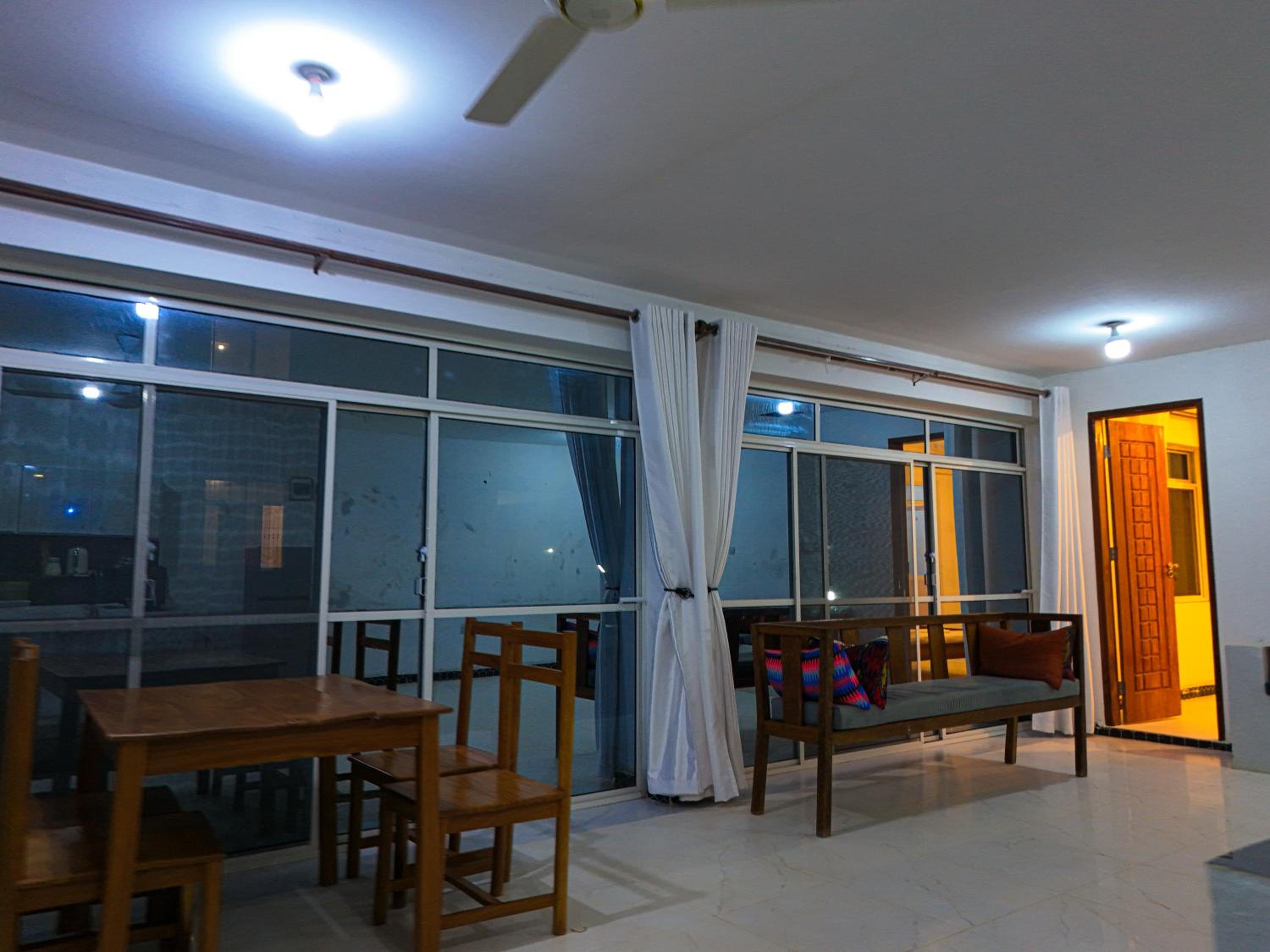 Beachfront 1BR Ocean-View & Free Airport Shuttle