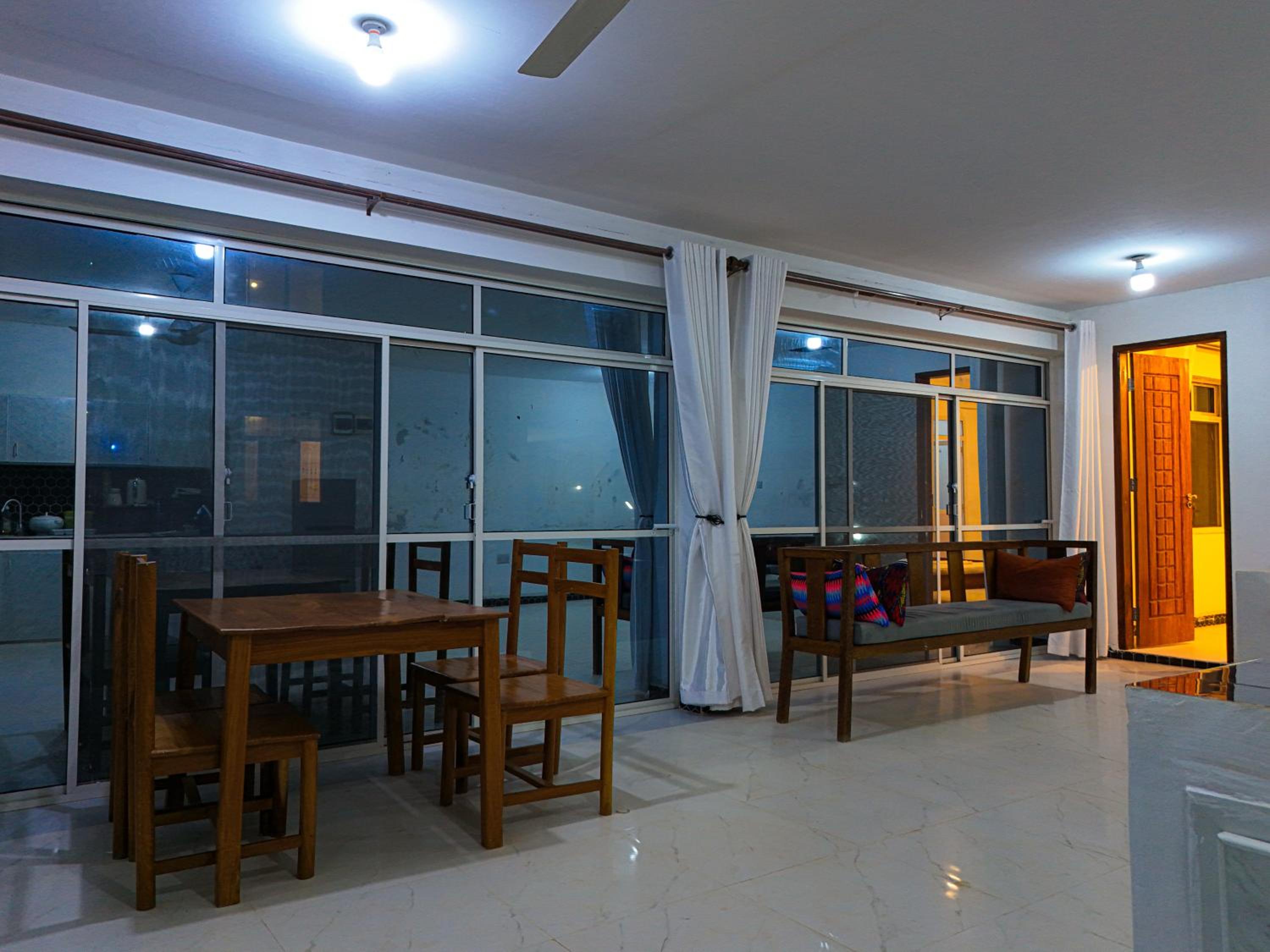 Beachfront 1BR Ocean-View & Free Airport Shuttle