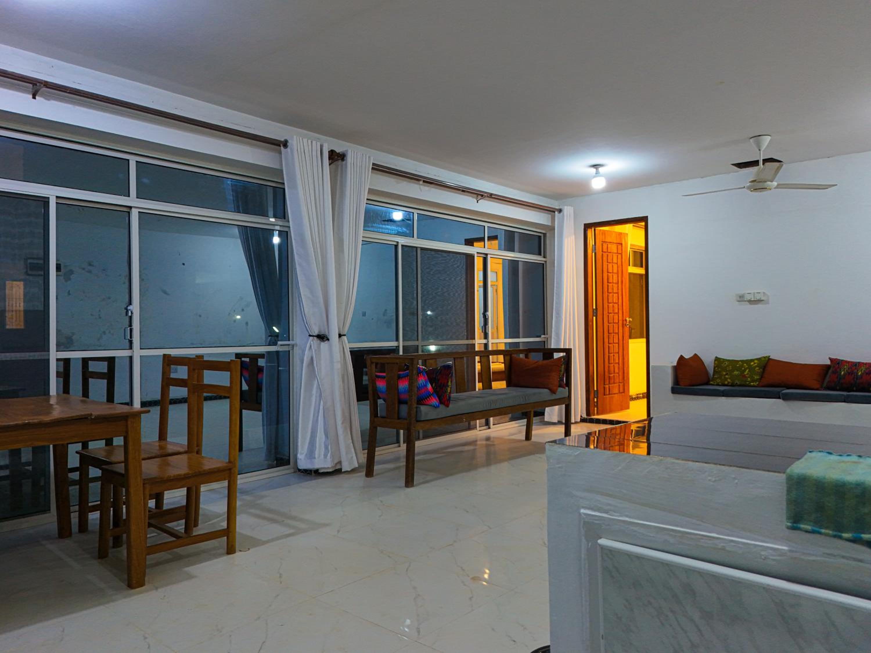 Beachfront 1BR Ocean-View & Free Airport Shuttle