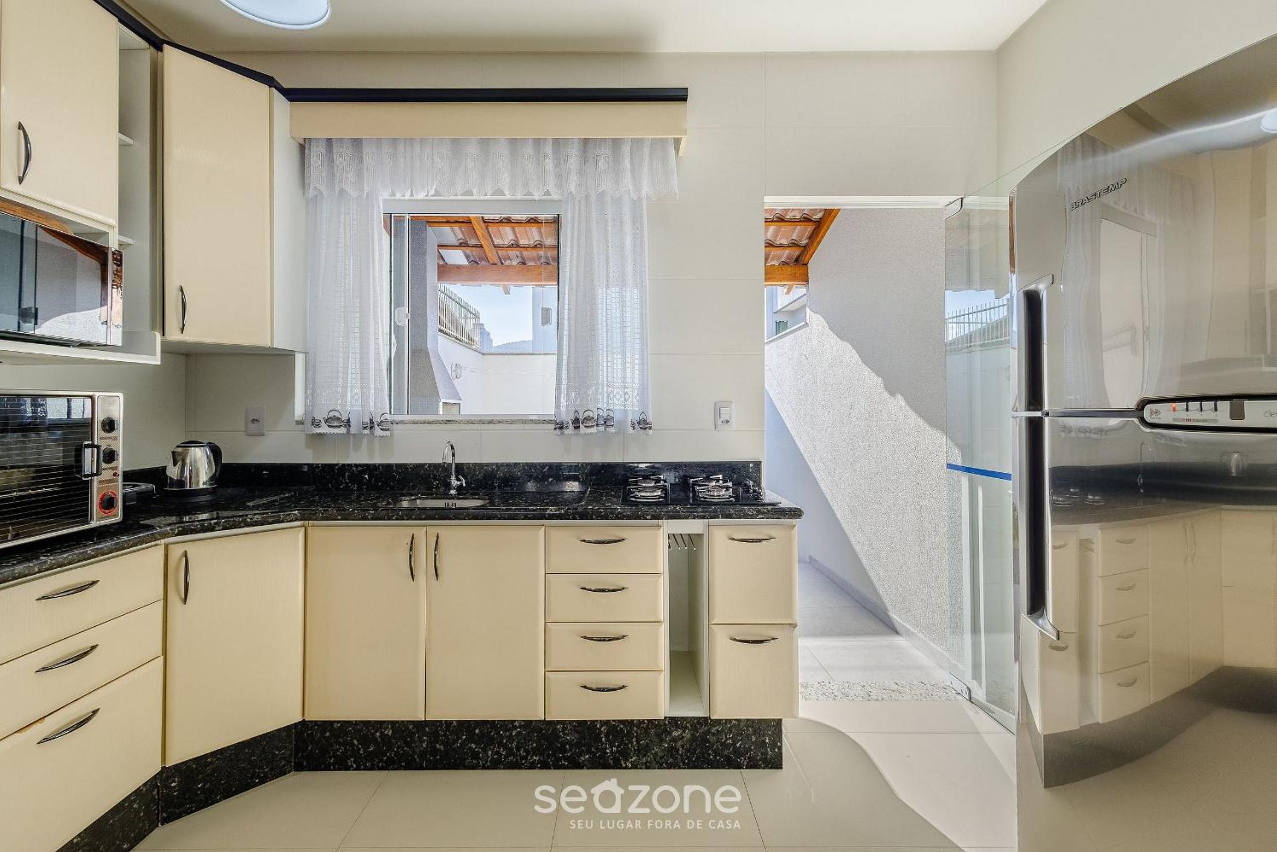 House with 2 Suites and Barbecue LRM0226