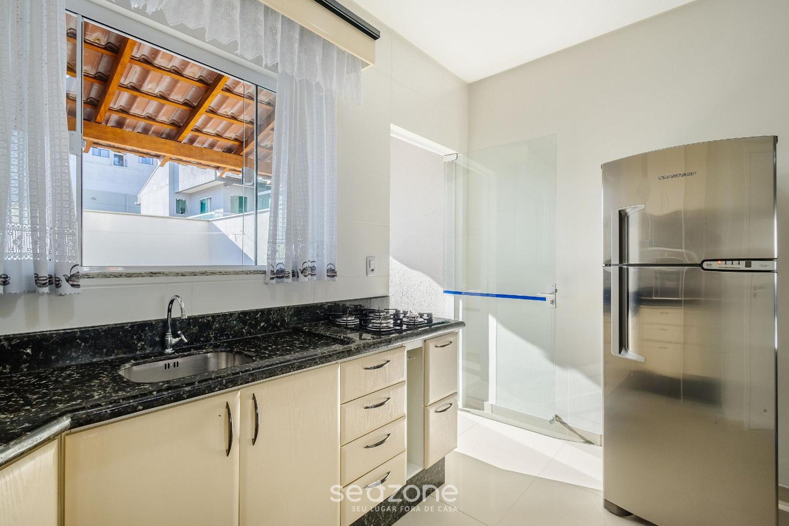 House with 2 Suites and Barbecue LRM0226