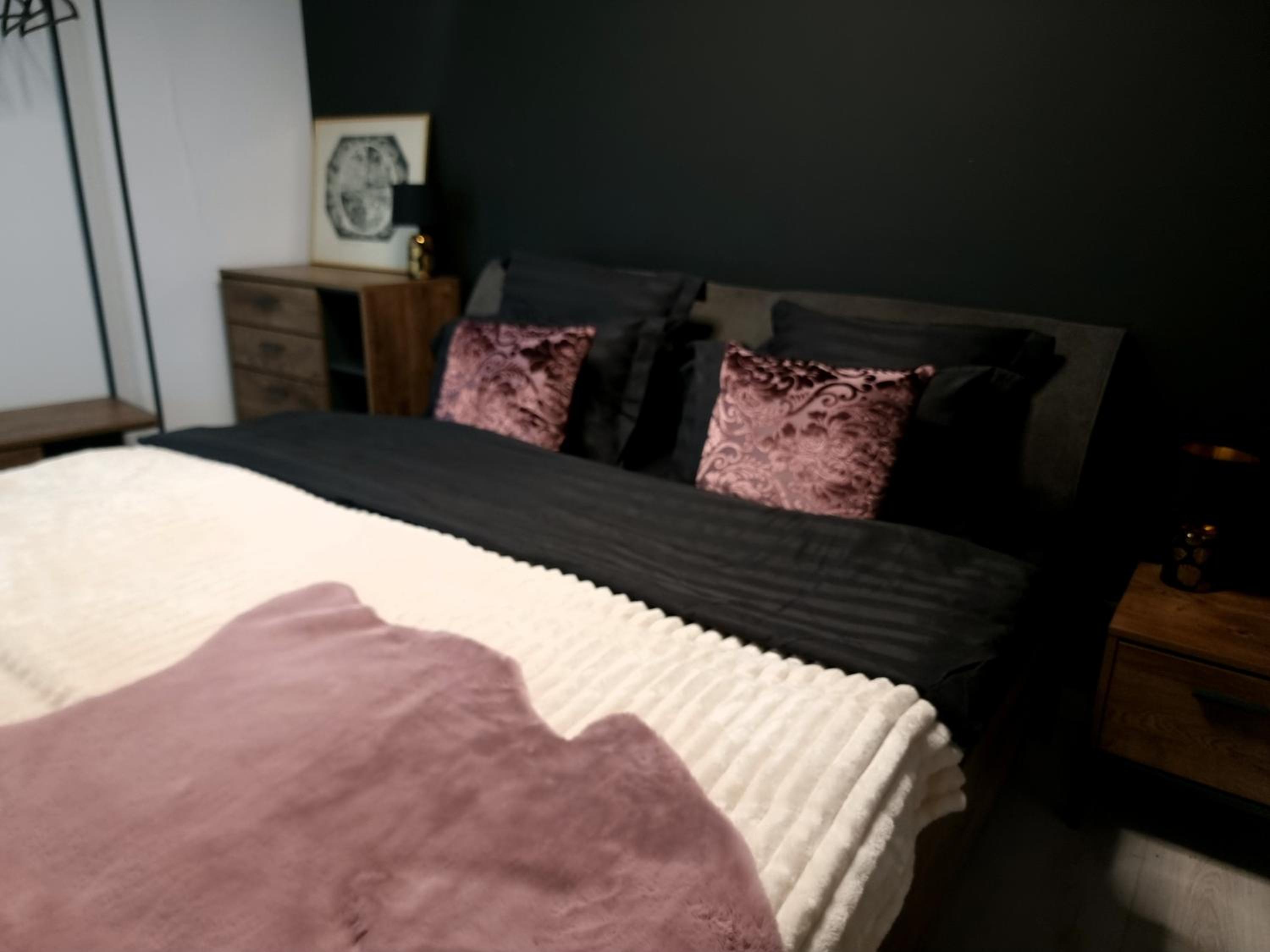 GLAMOUR Style 2 Bedrooms