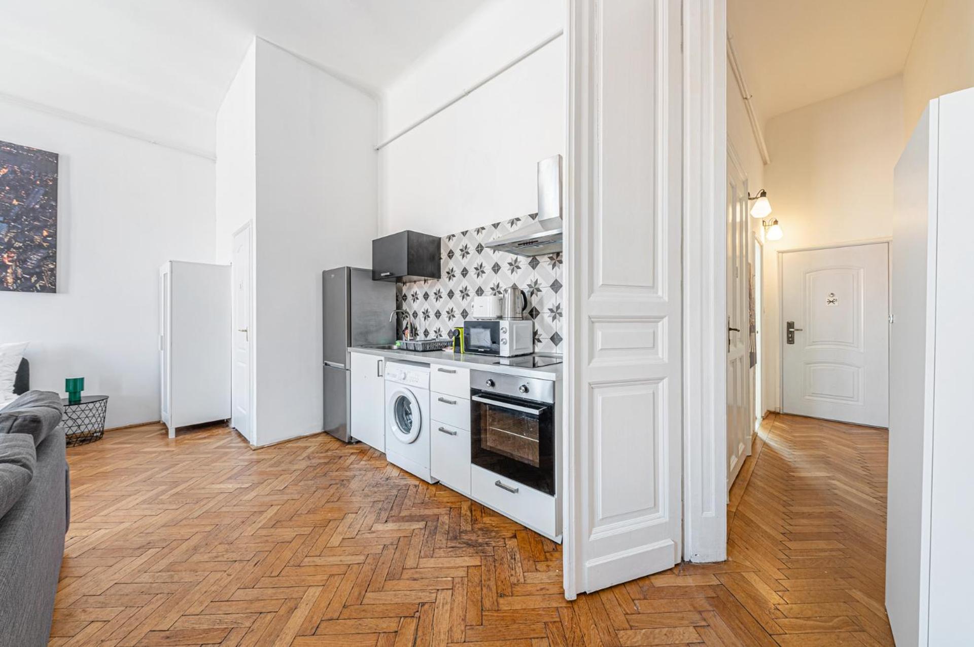 Wander Flat 2BR, Central Location by M2 Metro