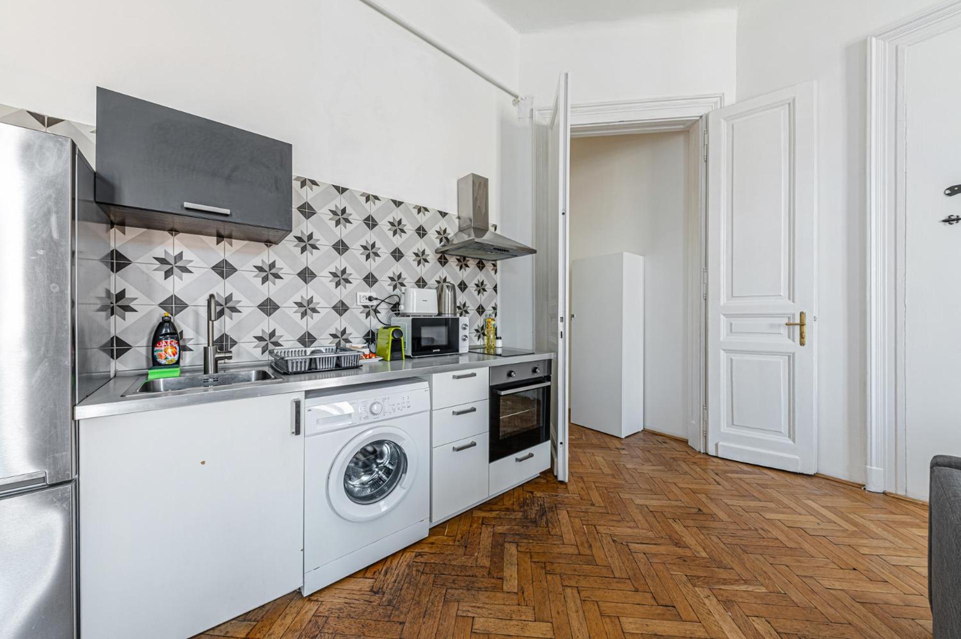 Wander Flat 2BR, Central Location by M2 Metro
