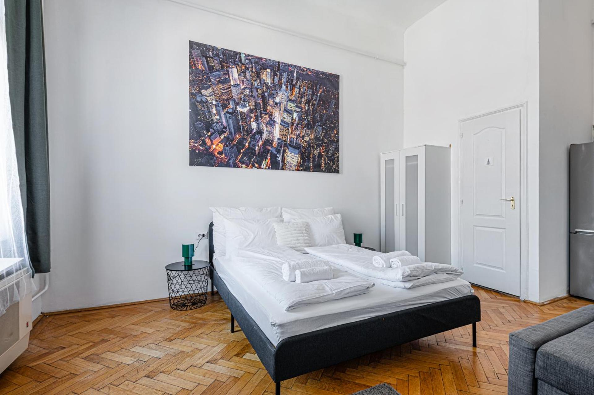 Wander Flat 2BR, Central Location by M2 Metro