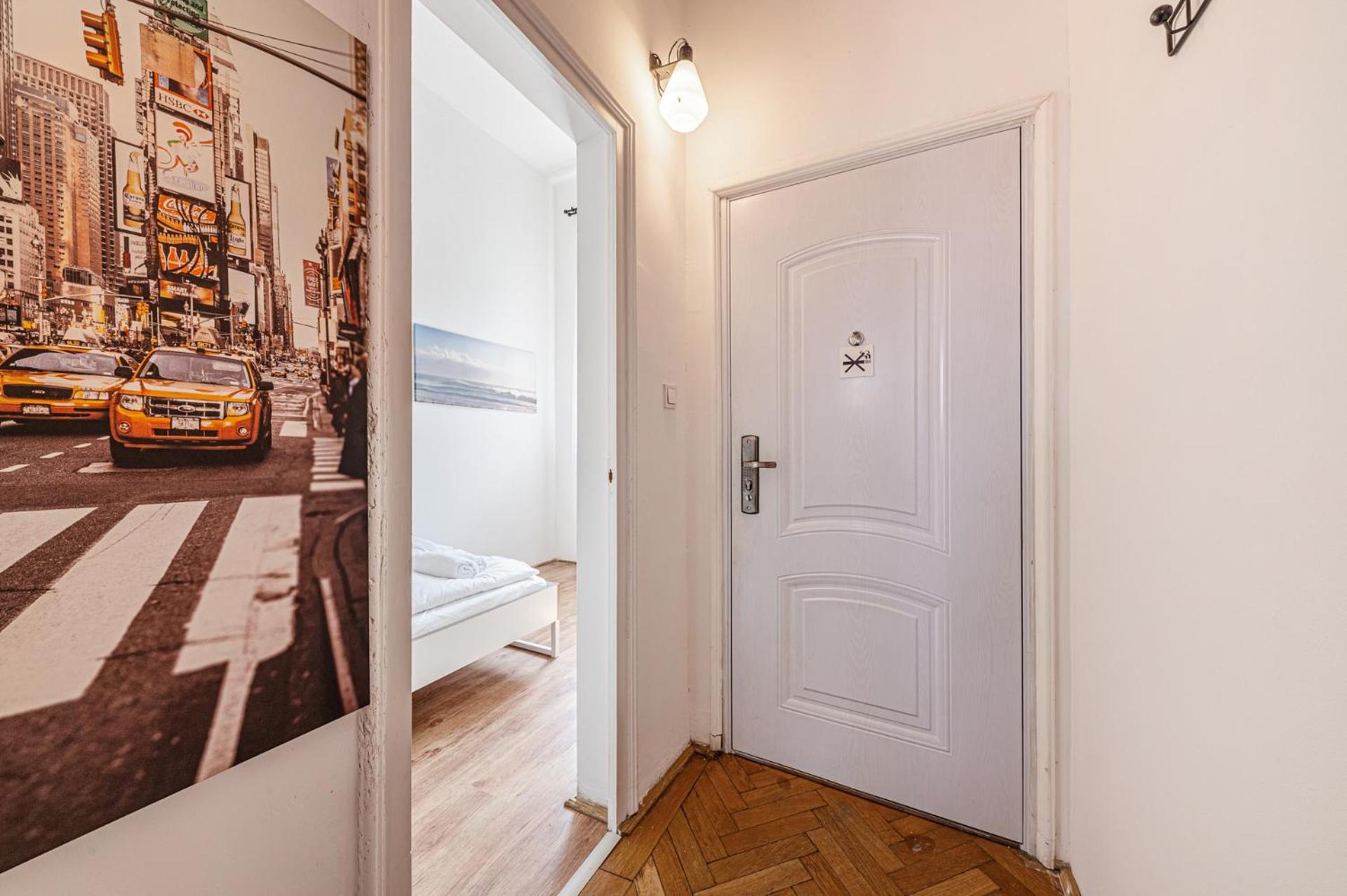 Wander Flat 2BR, Central Location by M2 Metro