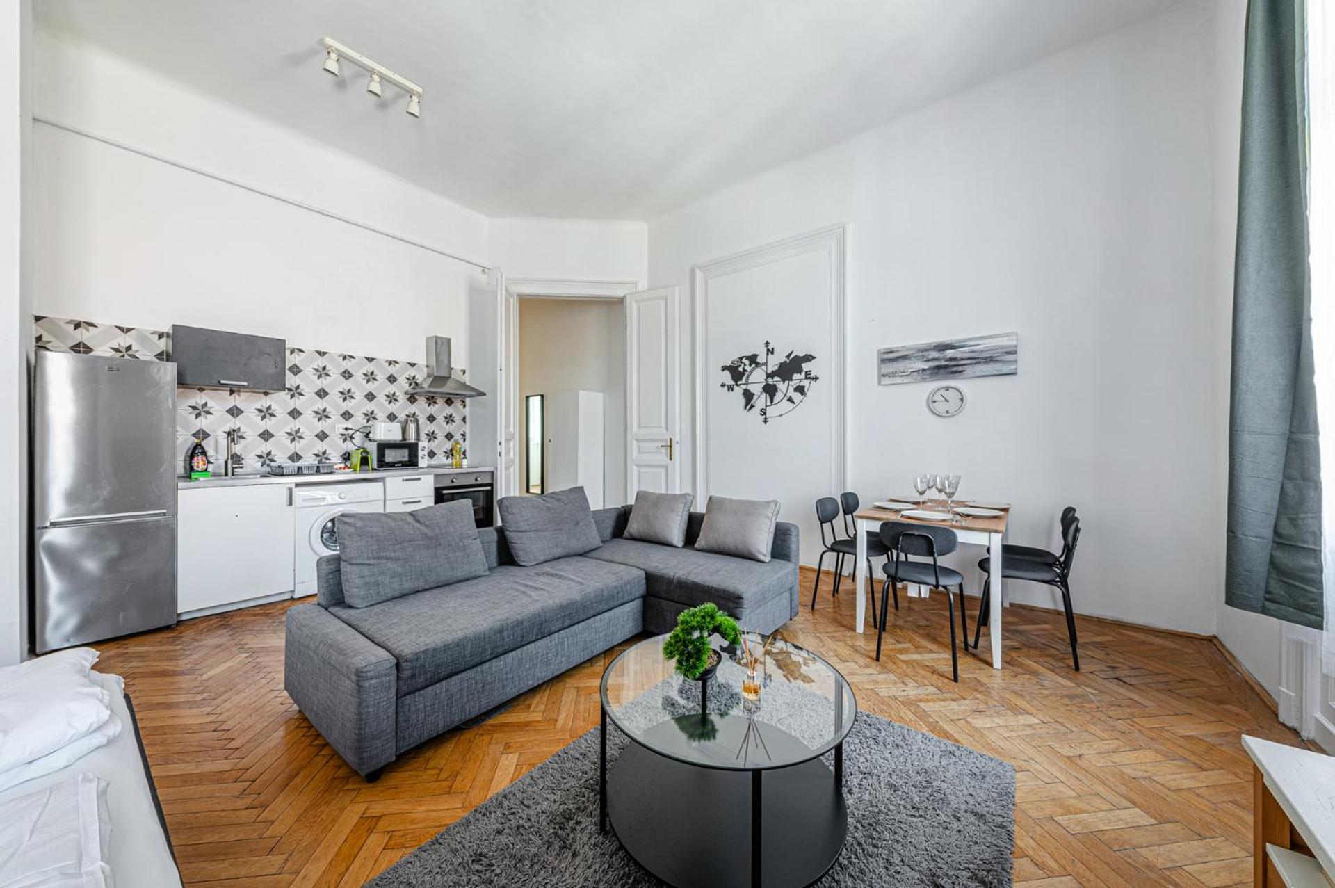 Wander Flat 2BR, Central Location by M2 Metro