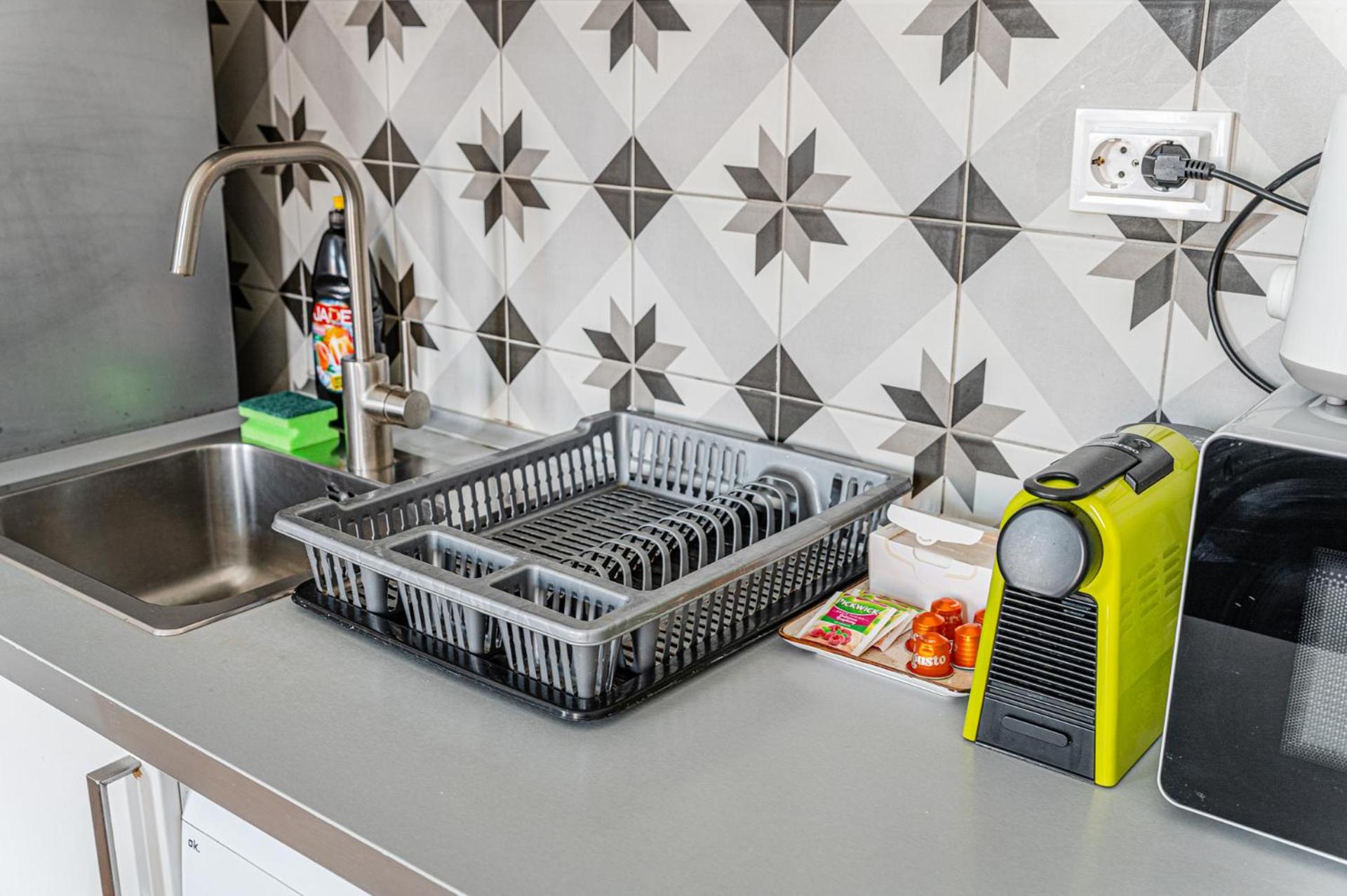 Wander Flat 2BR, Central Location by M2 Metro