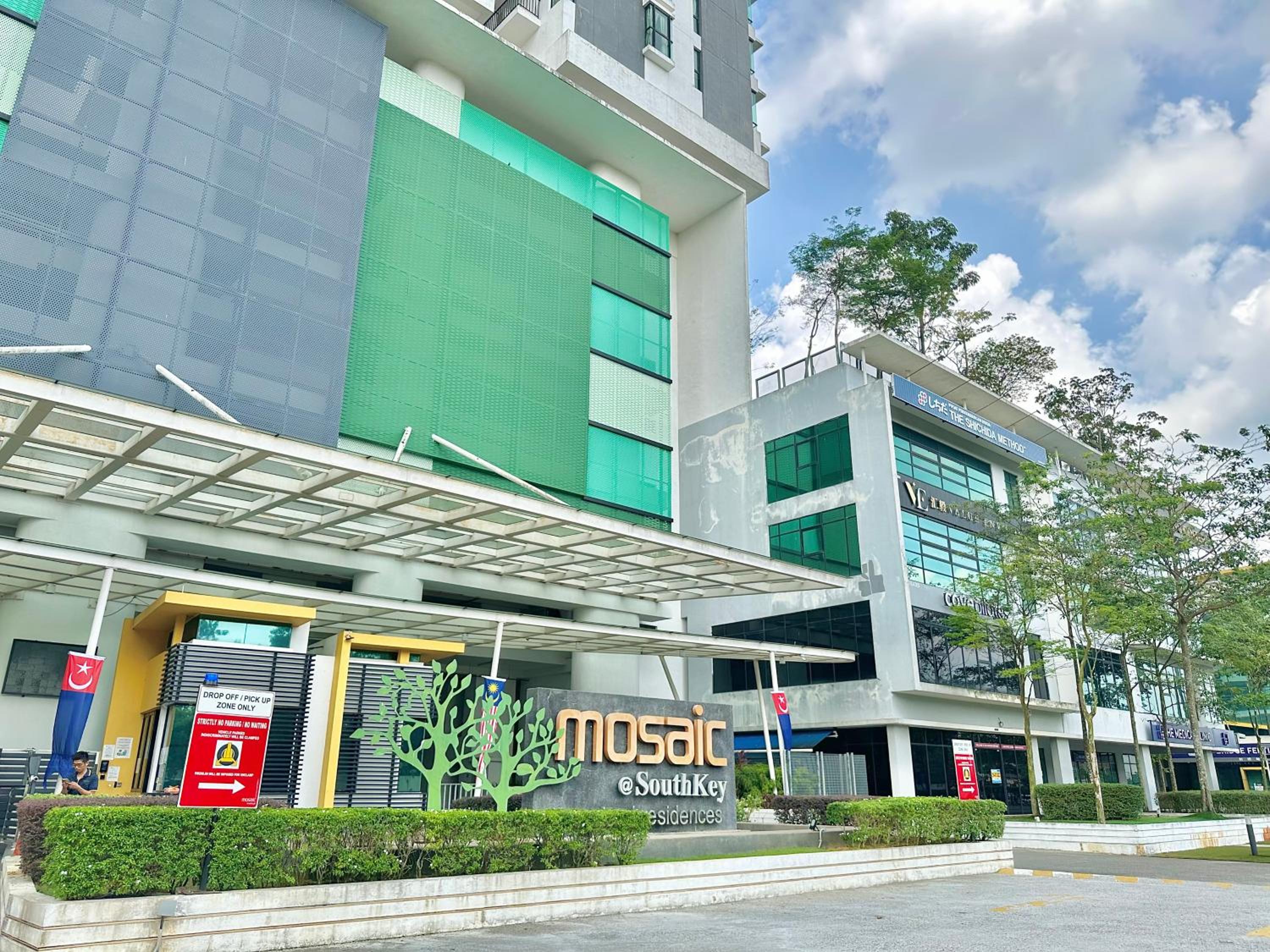Southkey Mosaic Midvalley JB by Stayrene