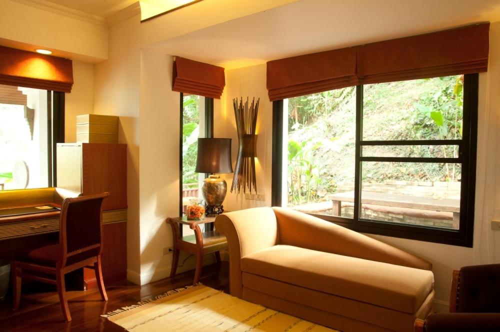 J Valley Resort