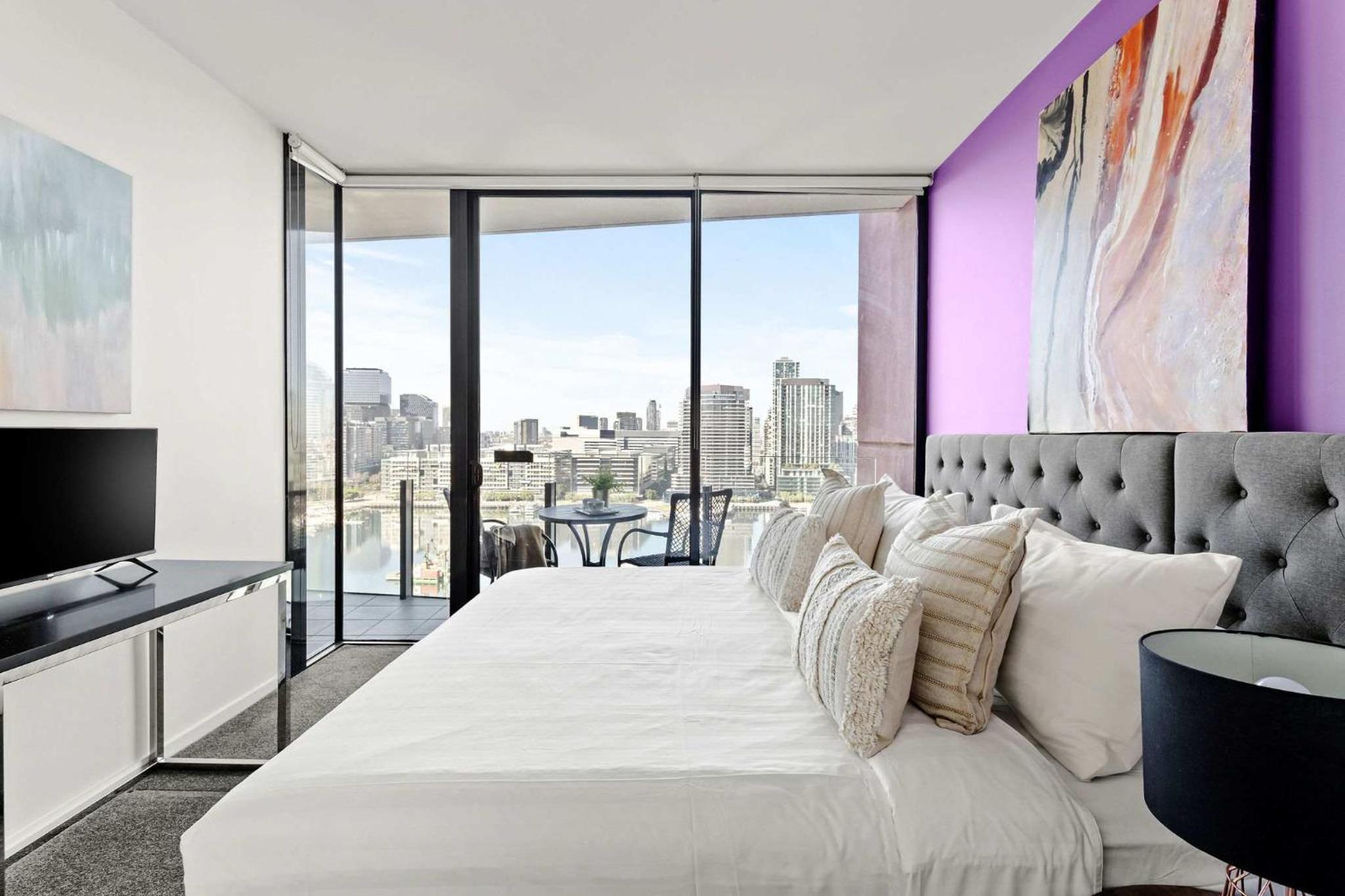 Docklands Harbour View 3BR with Free Parking