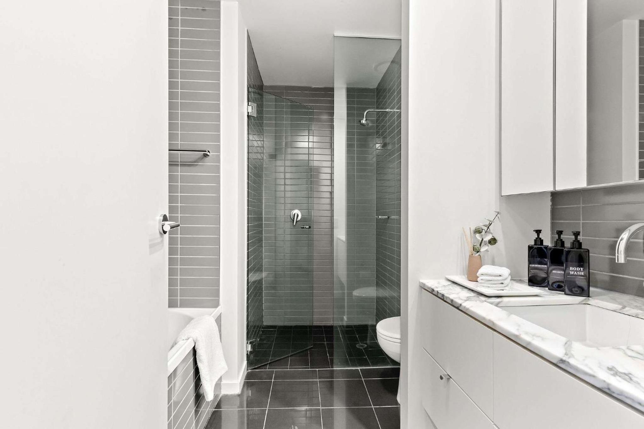 Docklands Harbour View 3BR with Free Parking