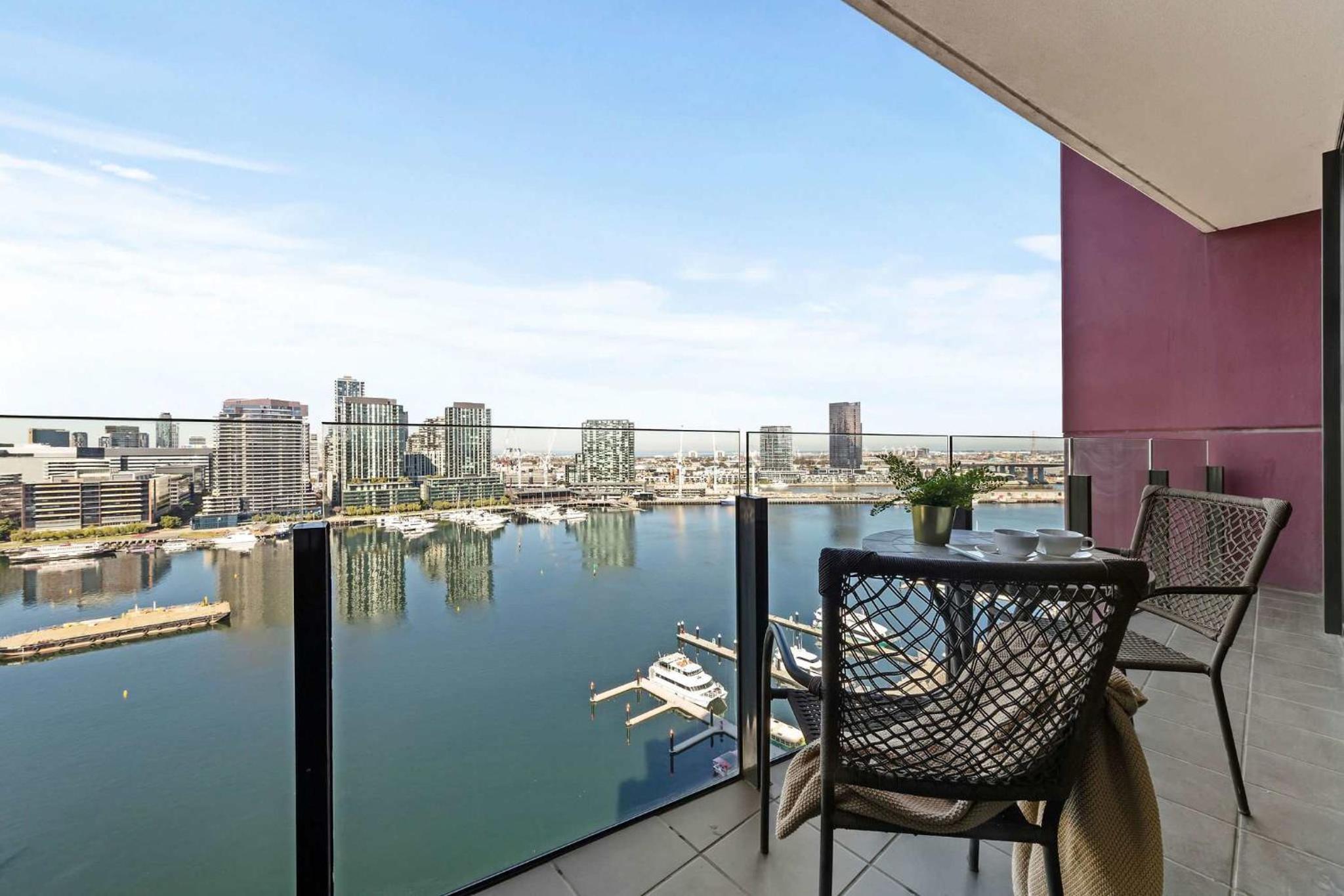 Docklands Harbour View 3BR with Free Parking
