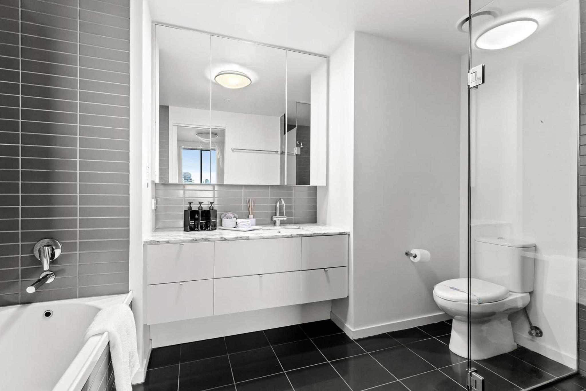 Docklands Harbour View 3BR with Free Parking