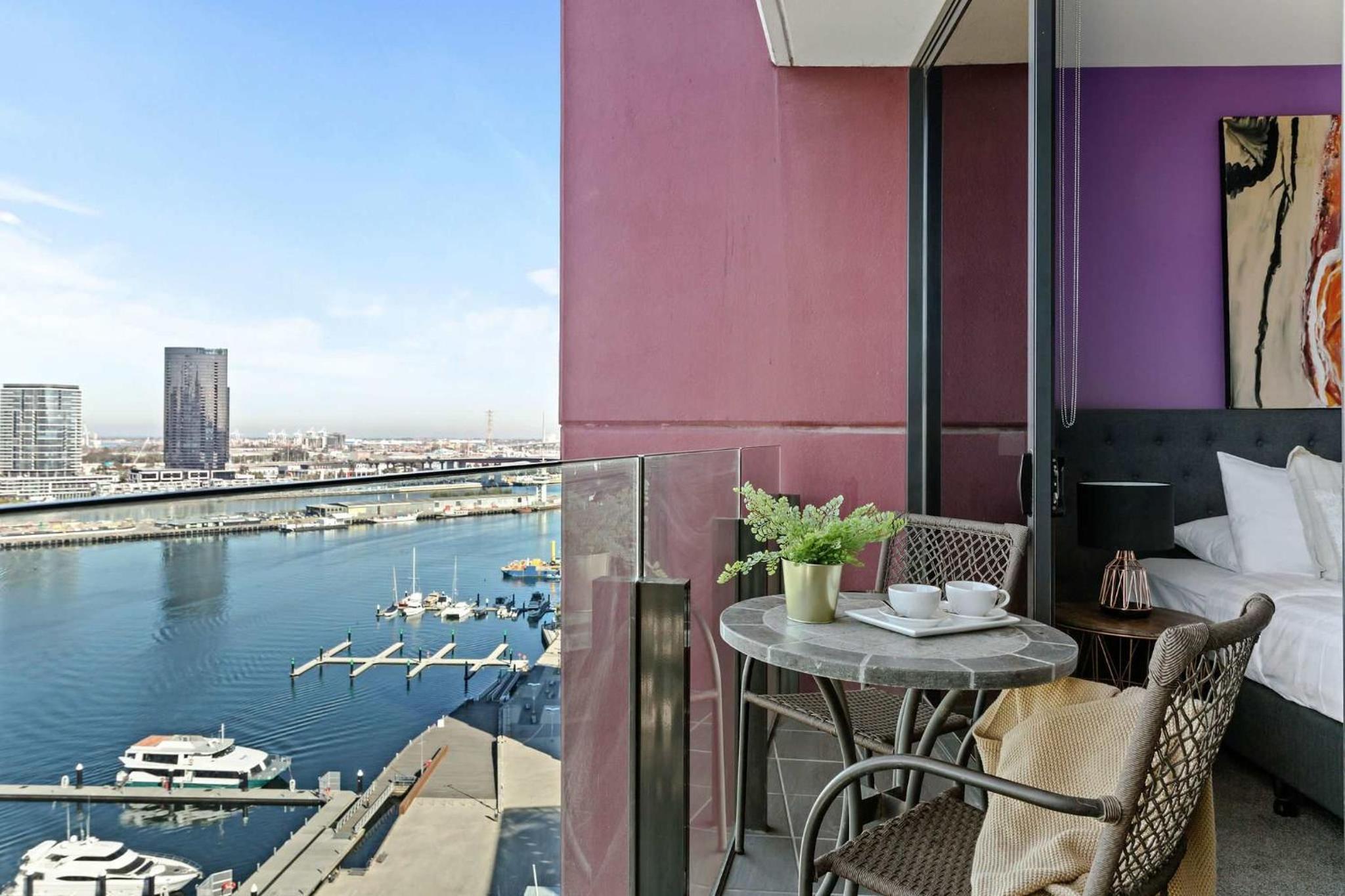 Docklands Harbour View 3BR with Free Parking