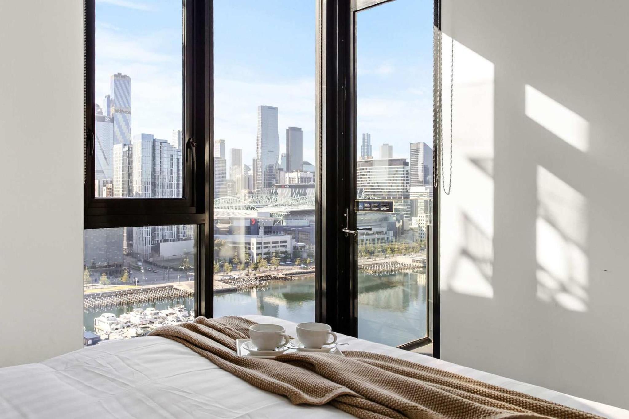 Docklands Harbour View 3BR with Free Parking