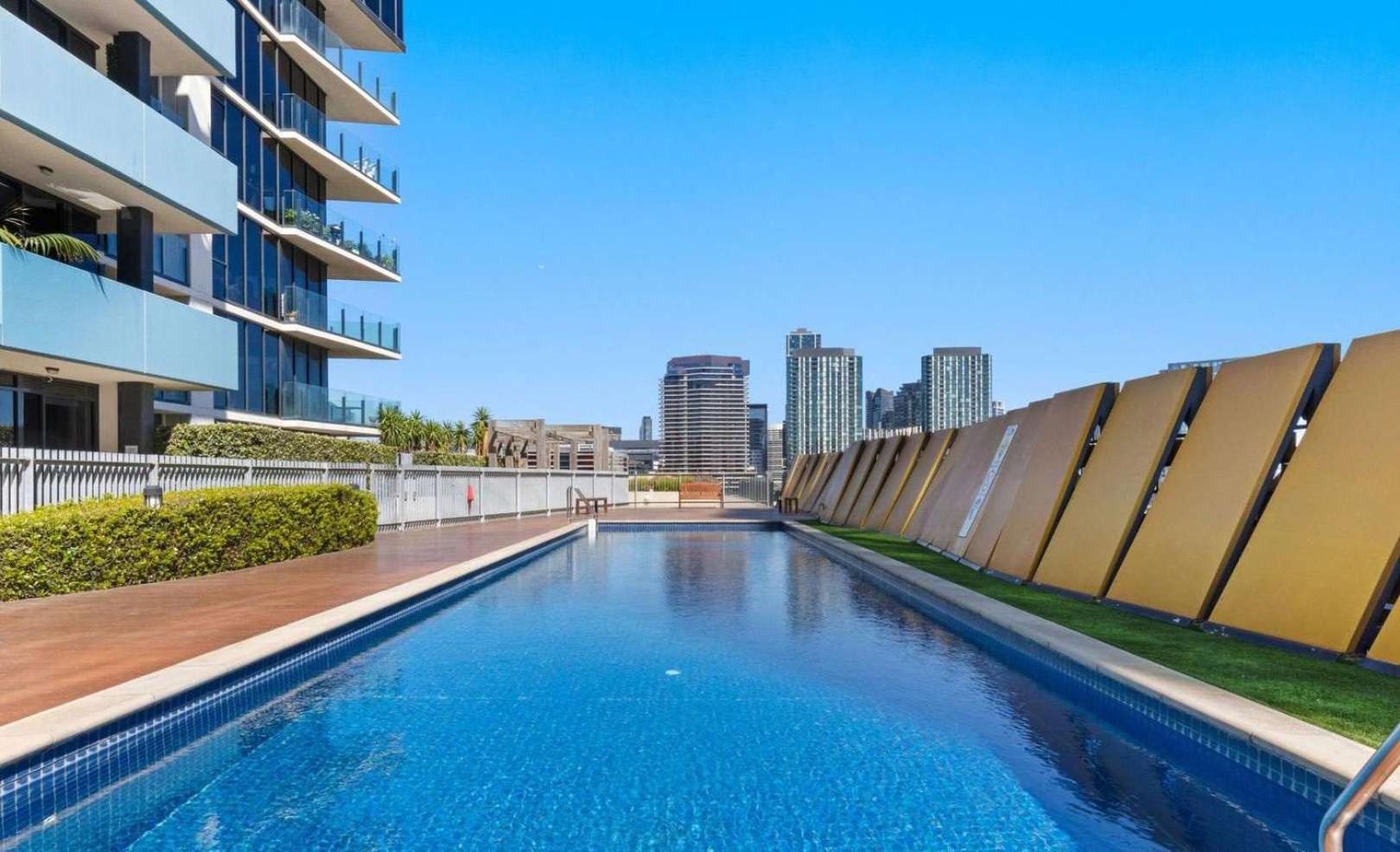 Docklands Harbour View 3BR with Free Parking