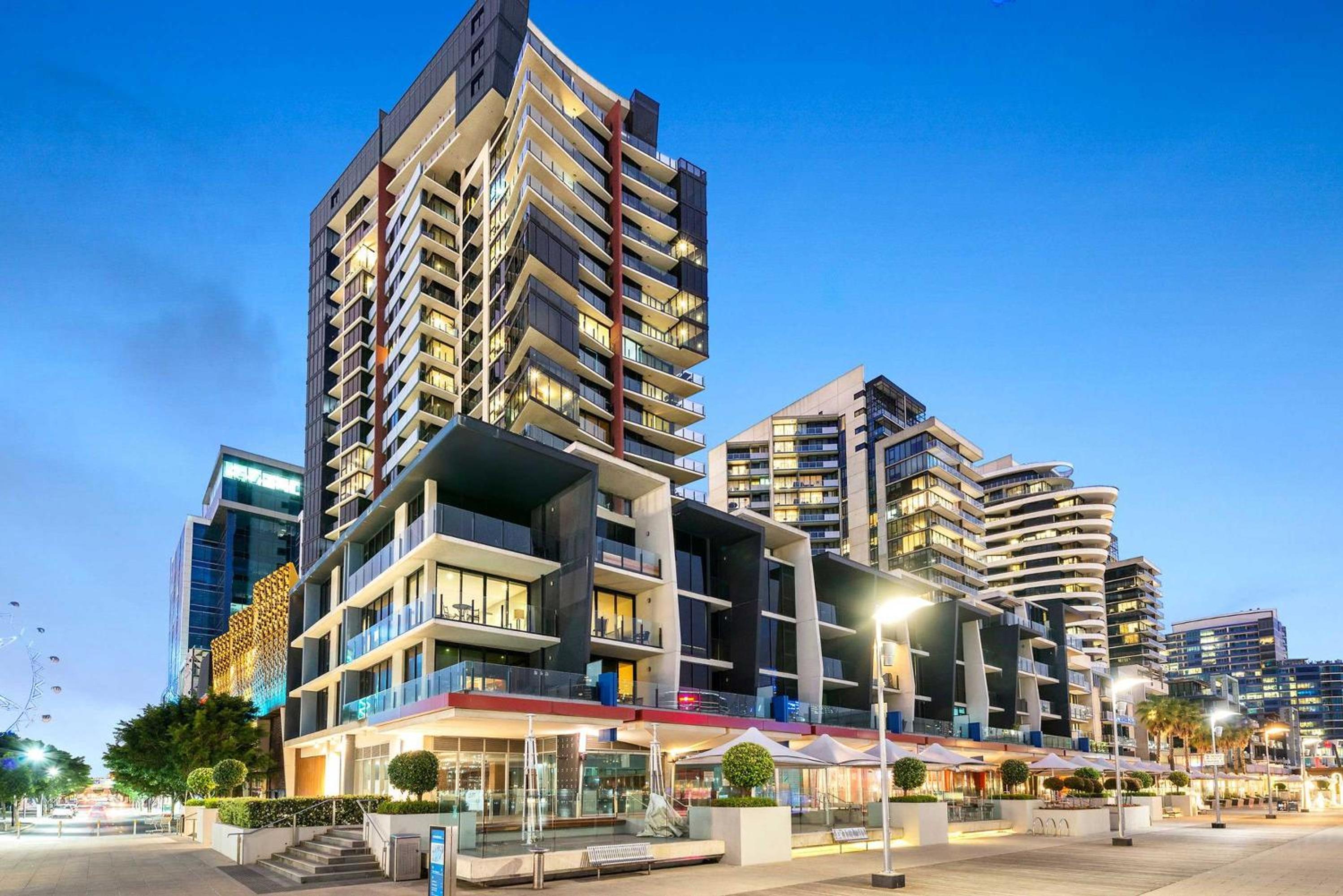 Docklands Harbour View 3BR with Free Parking