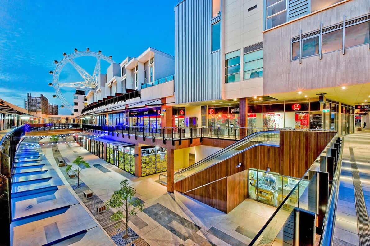 Docklands Harbour View 3BR with Free Parking