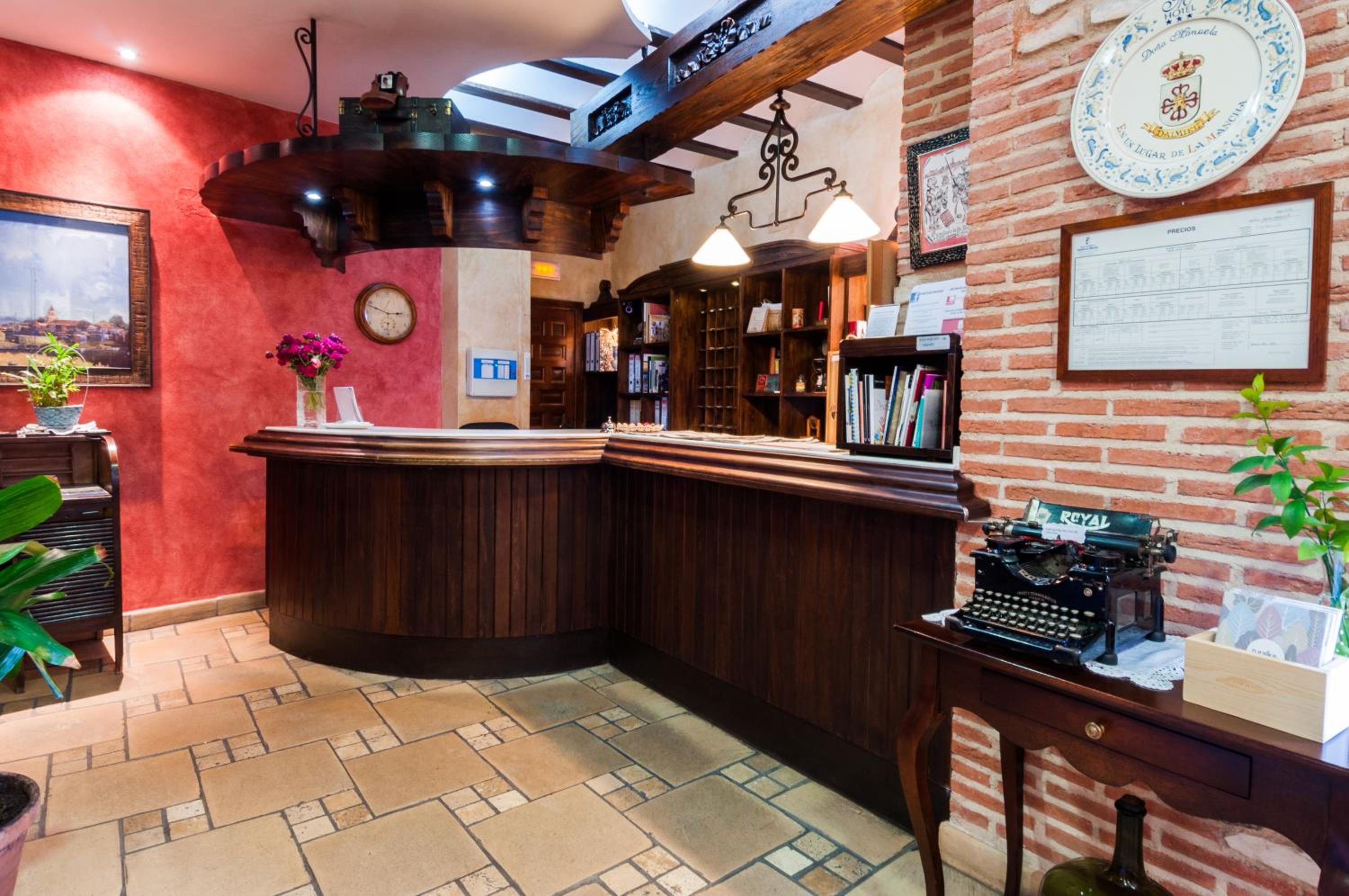 Lobby & Reception