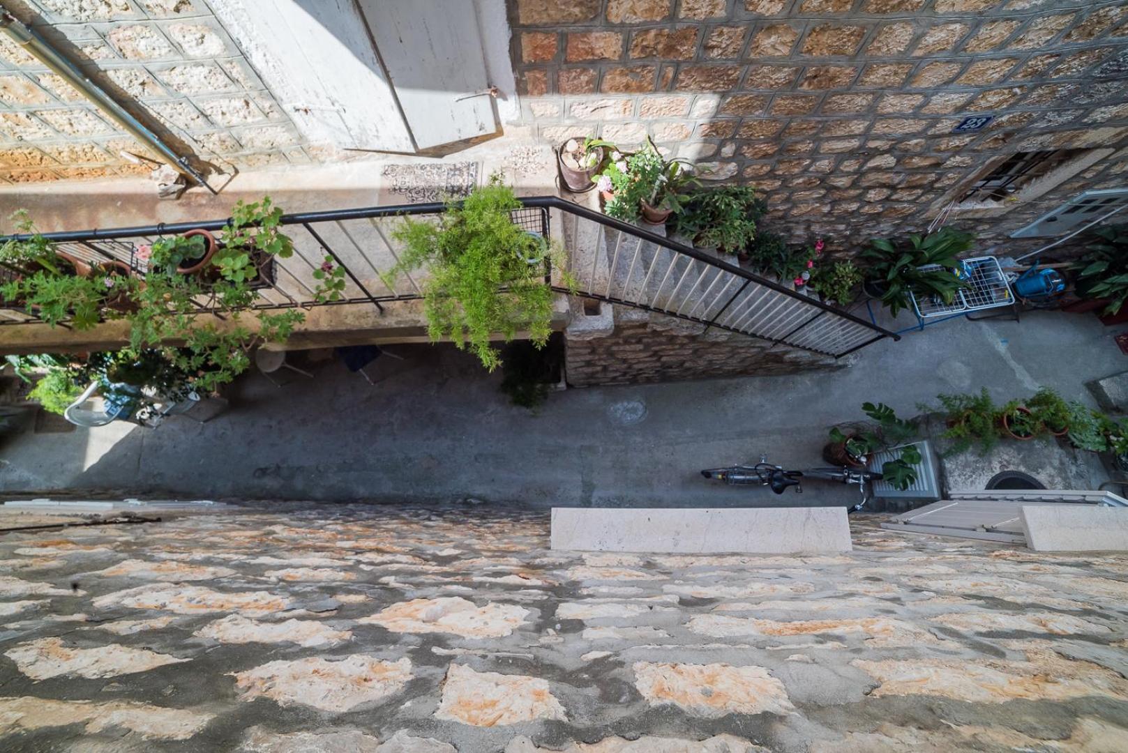 Apartments Tonšić
