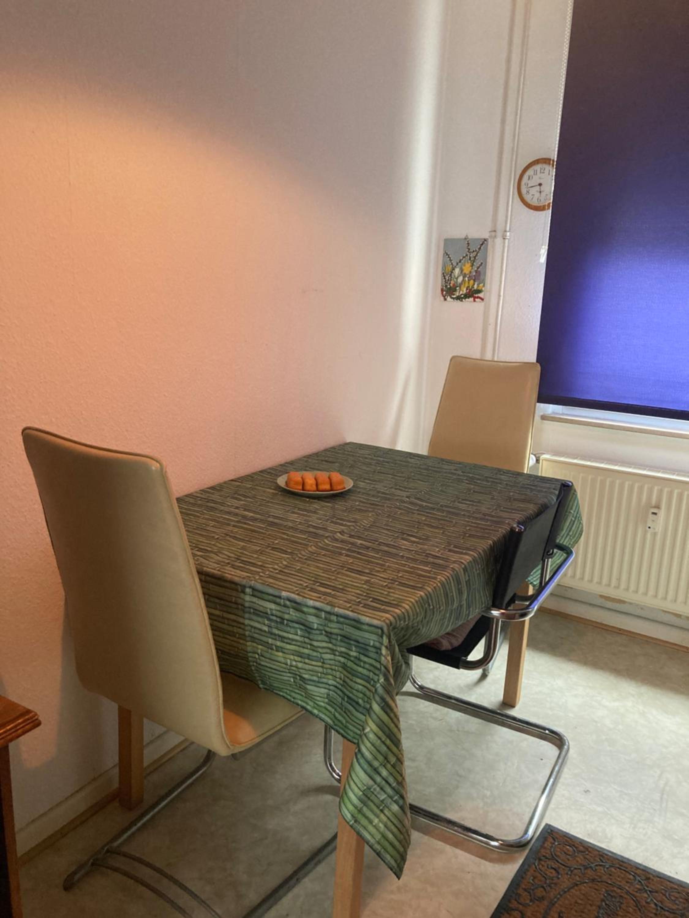 Self check in Apartment 42 m Schlafzimmer eigenes Badezimmer mit Badewanne Kochecke mit Esszimmer im Einfamilienhaus eigenes Badezimmer keine Ferienwohnung