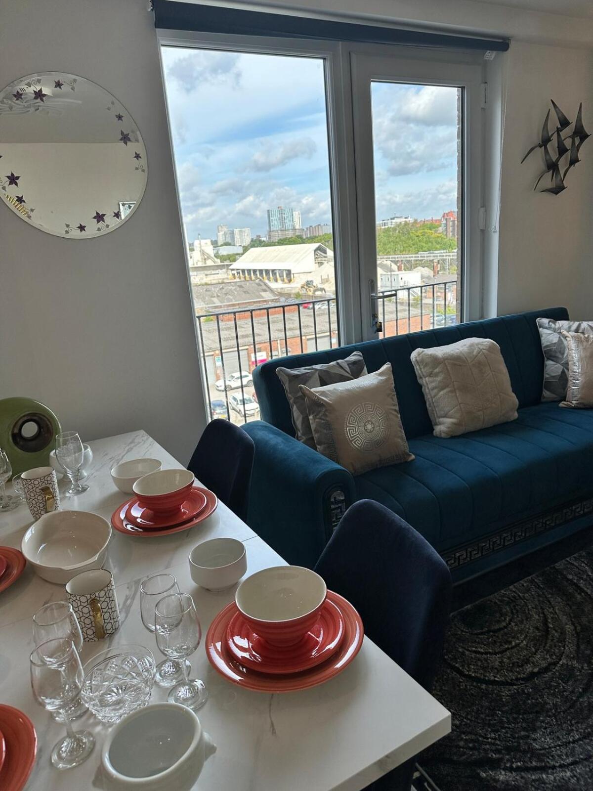Mega3 Central Manchester Luxury 2-Bedroom,2-Baths with Free Car Park