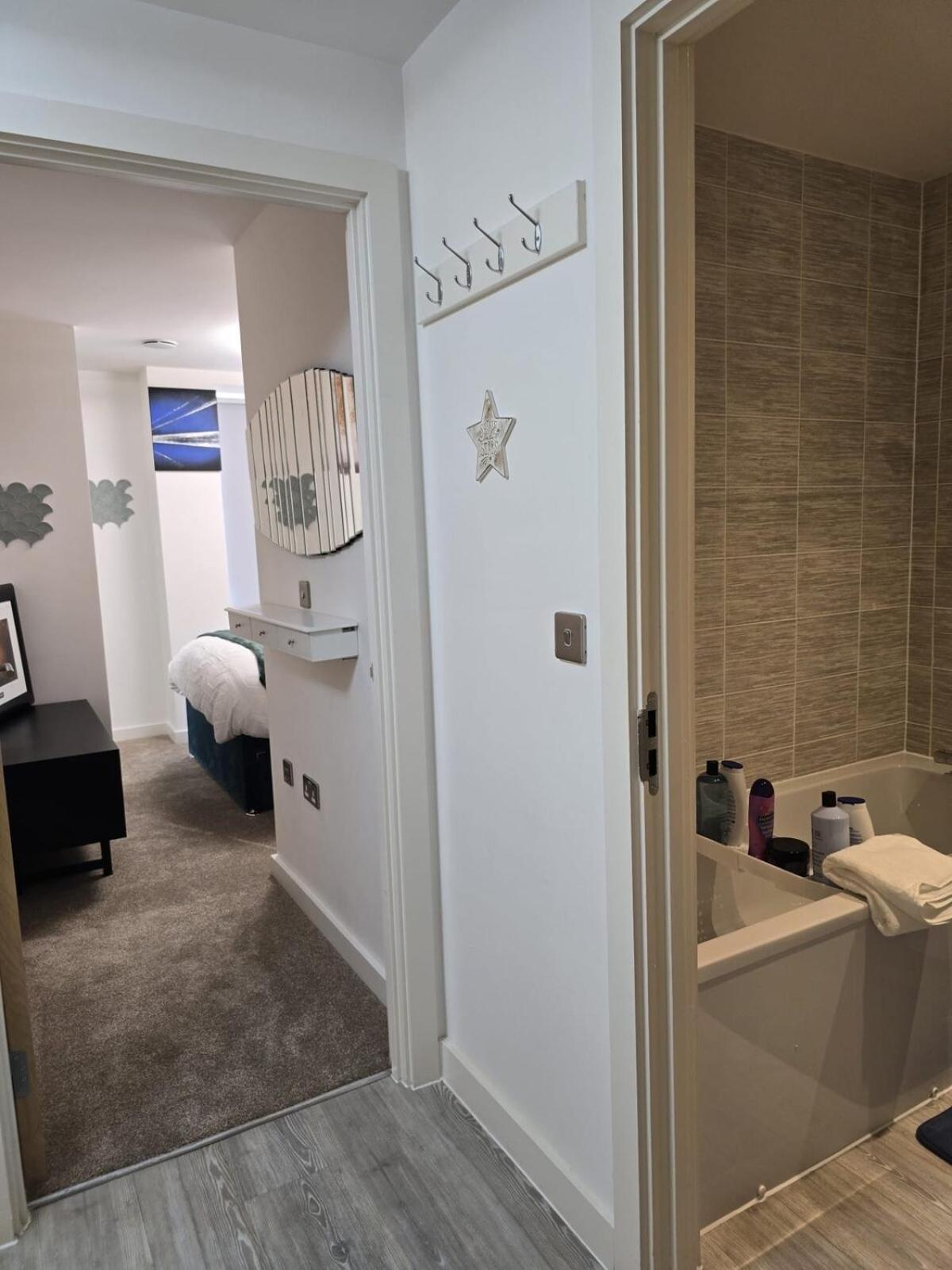 Mega3 Central Manchester Luxury 2-Bedroom,2-Baths with Free Car Park
