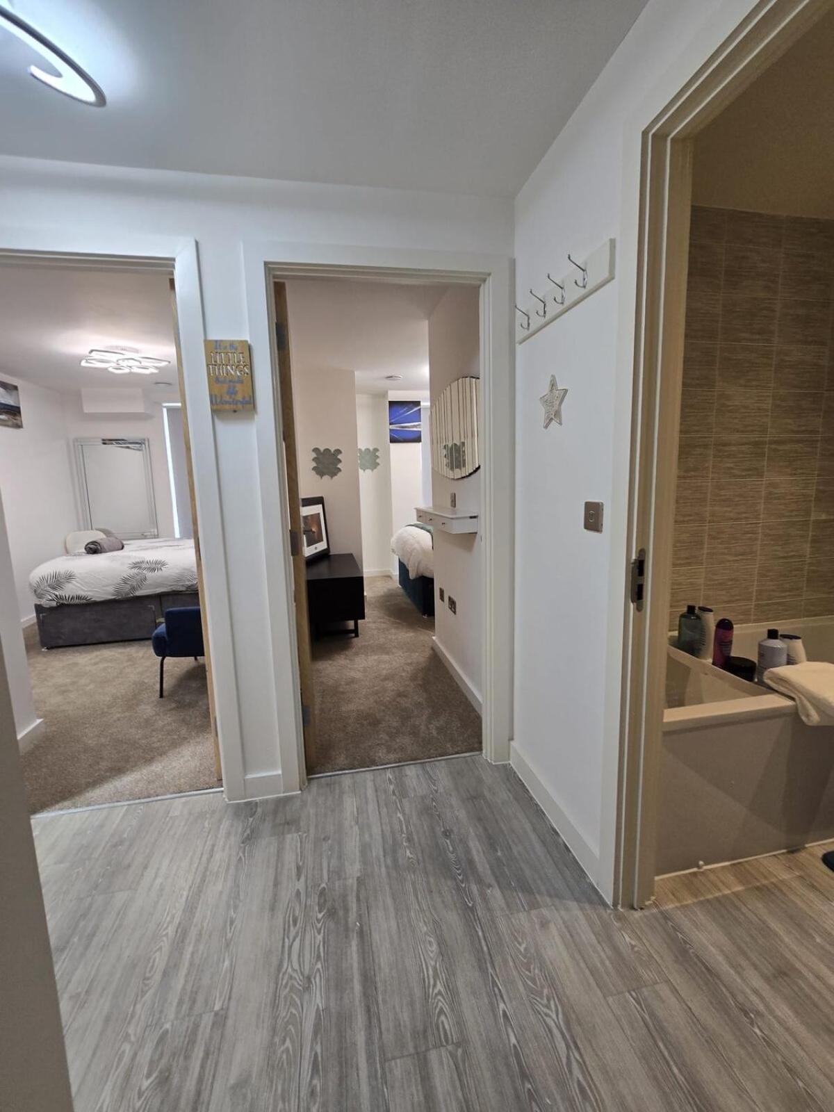 Mega3 Central Manchester Luxury 2-Bedroom,2-Baths with Free Car Park