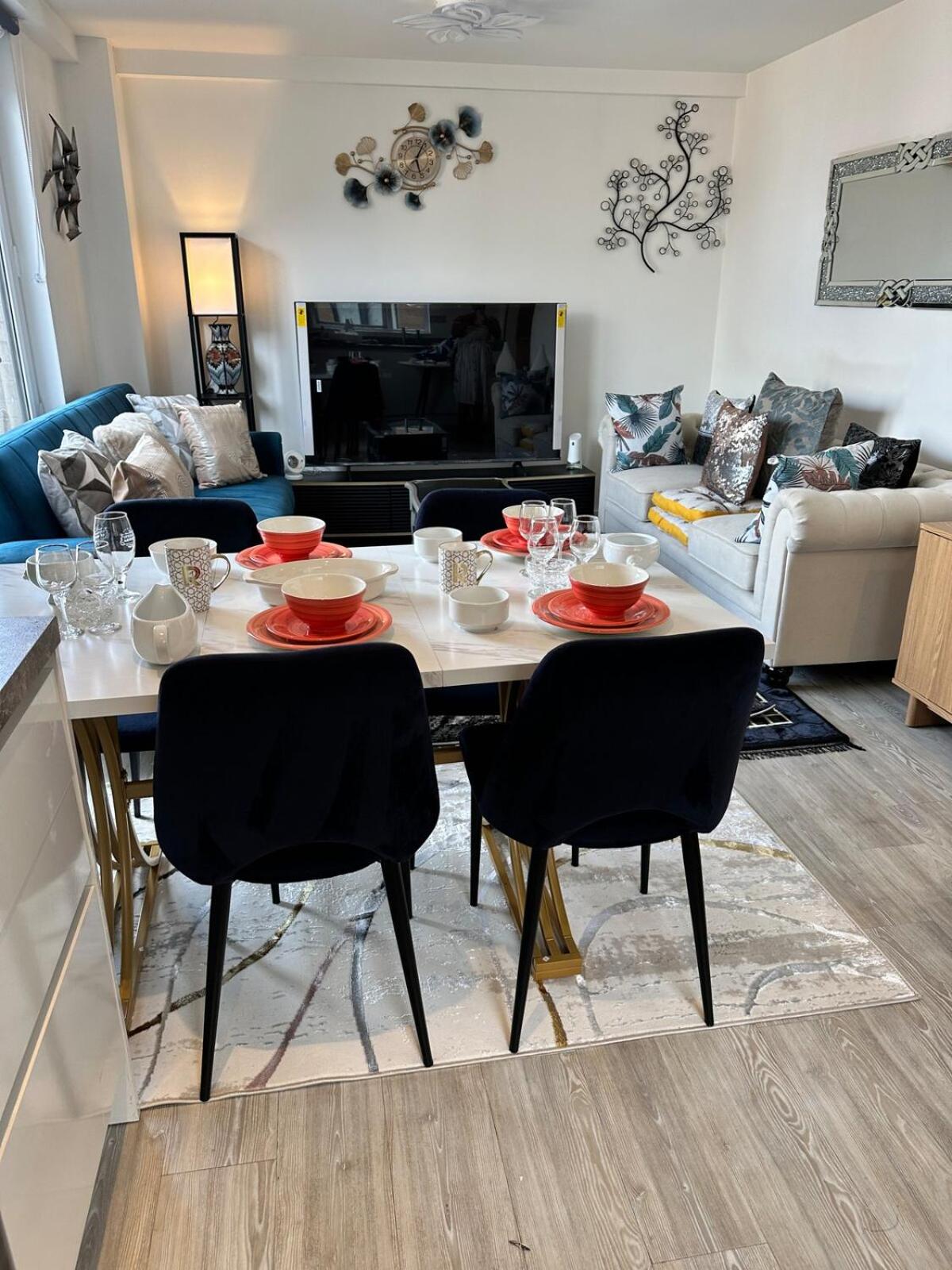Mega3 Central Manchester Luxury 2-Bedroom,2-Baths with Free Car Park