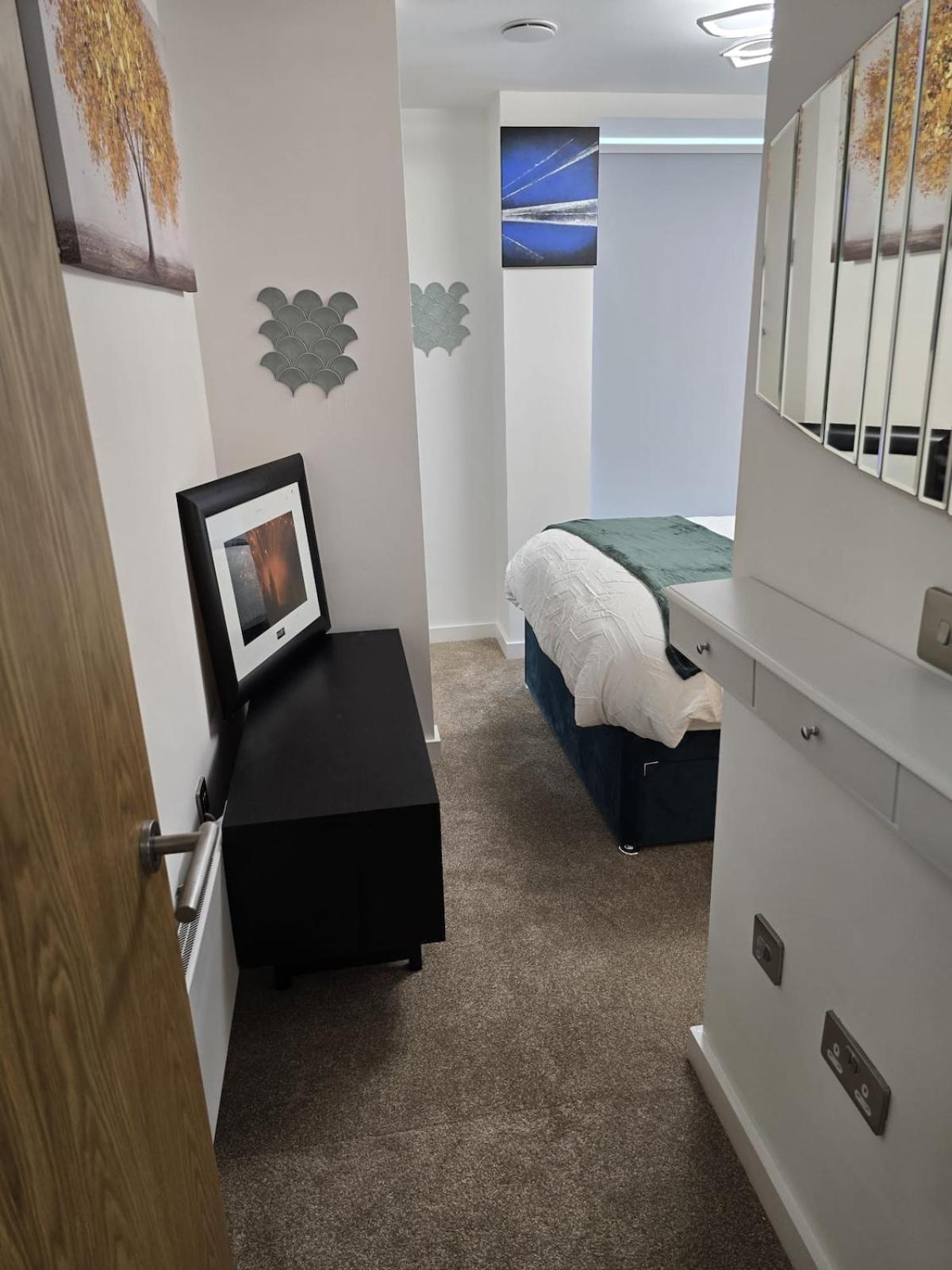 Mega3 Central Manchester Luxury 2-Bedroom,2-Baths with Free Car Park