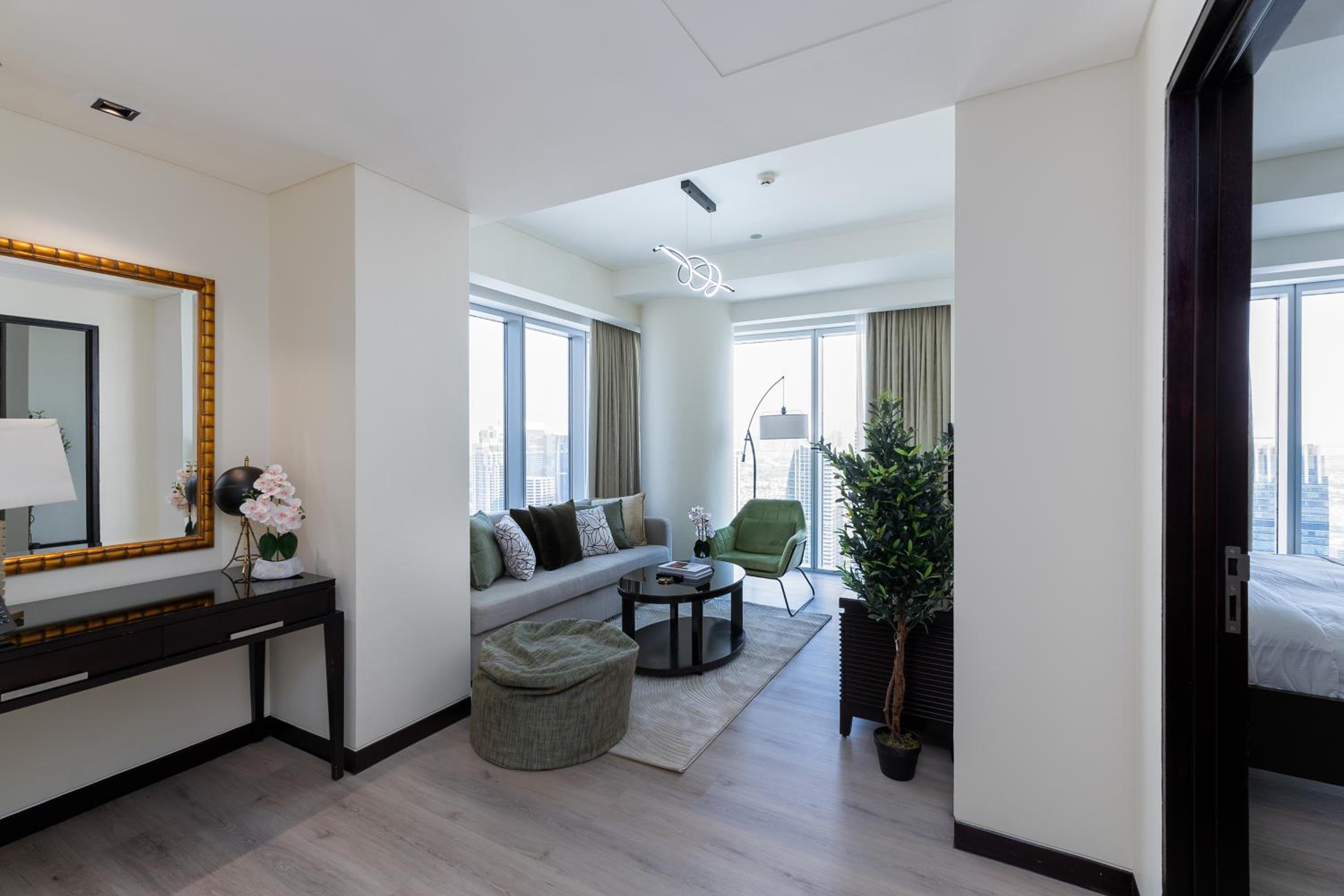Address Dubai Marina, Dubai Marina - Mint Stay