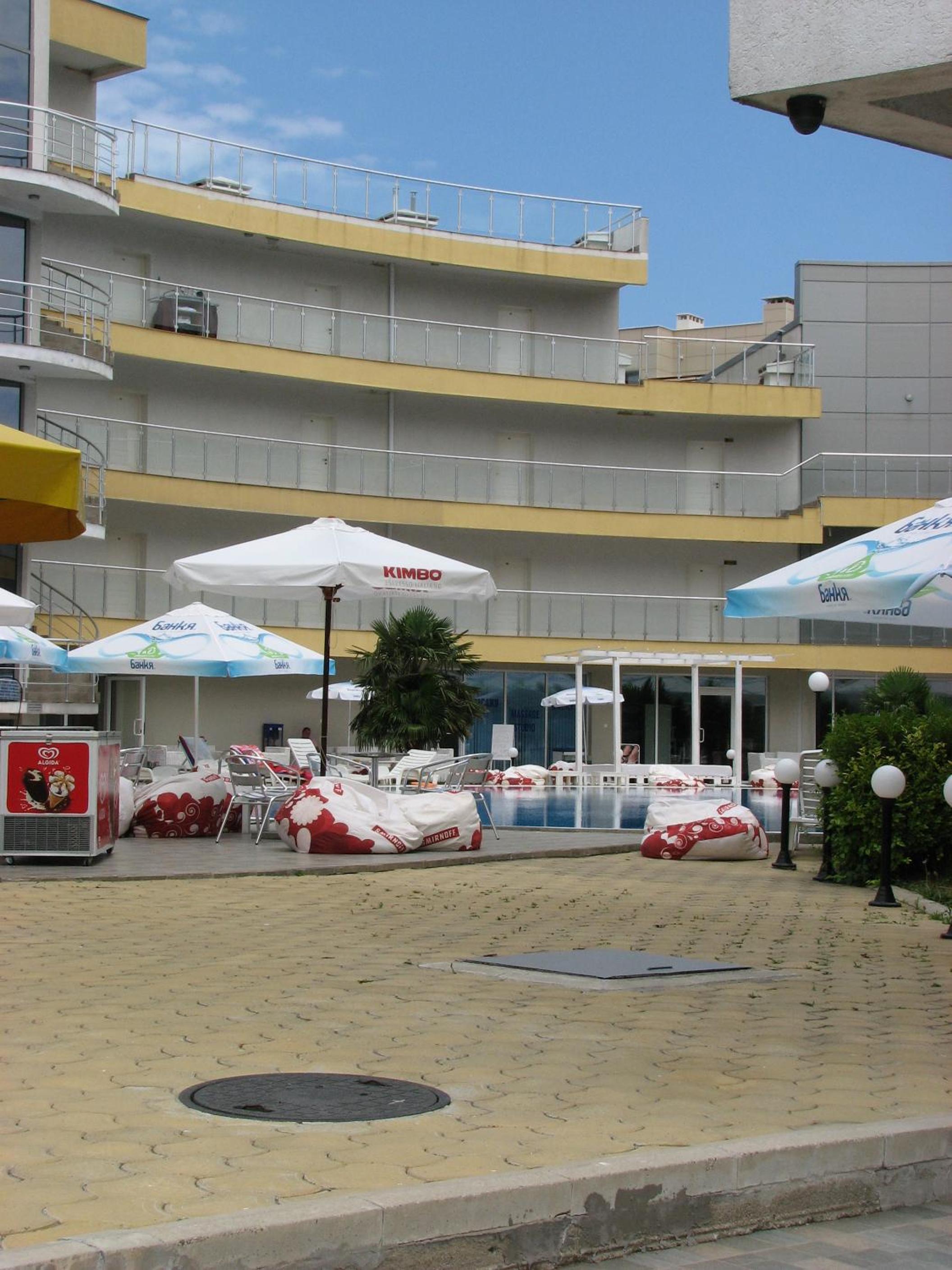 Photo 48