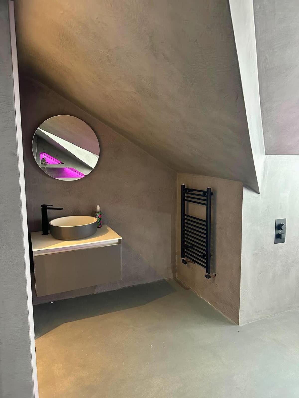 Charmandene - Luxury 5 Bed with Pool and Gated Parking