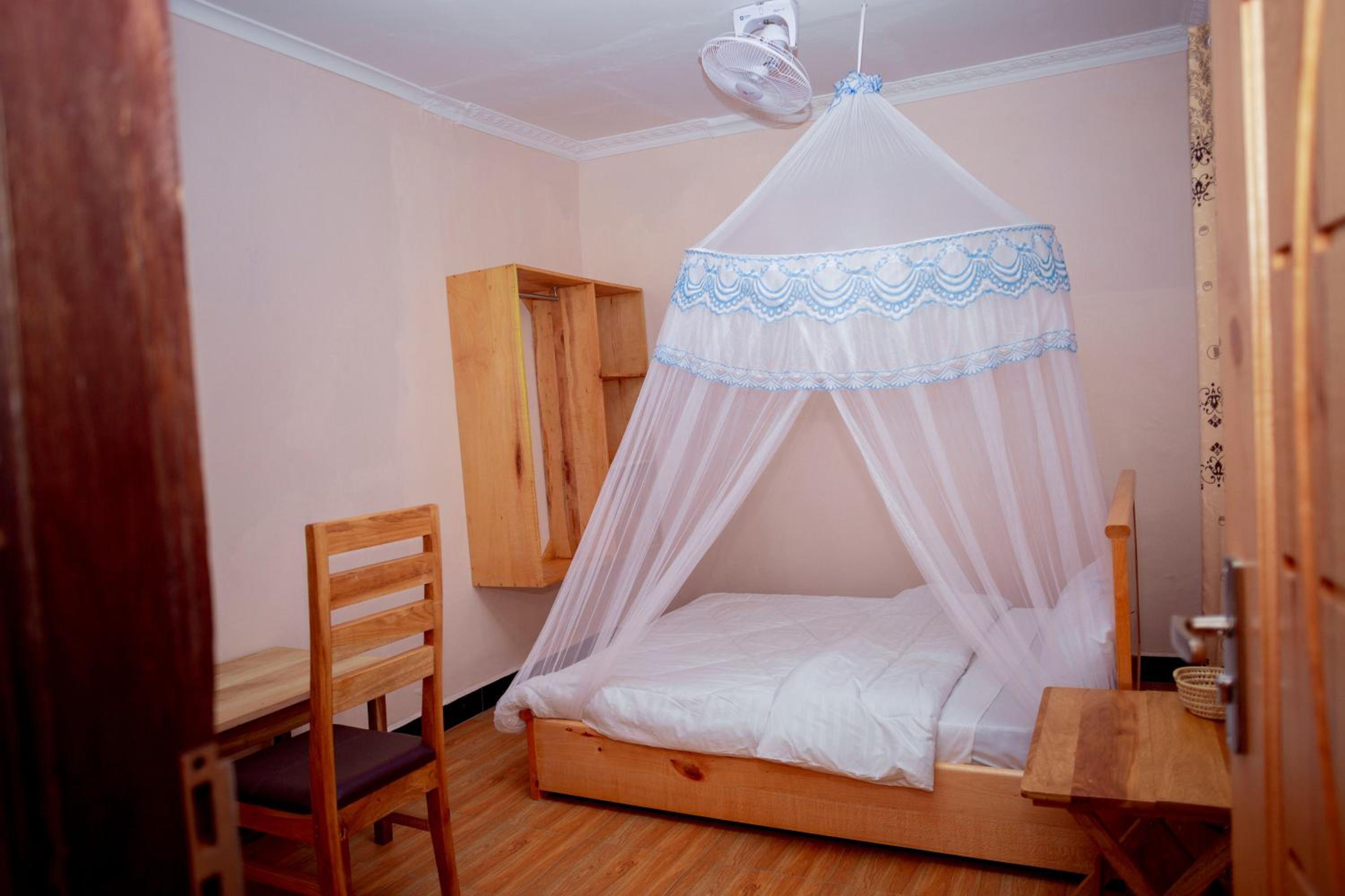 Breezy Lodge