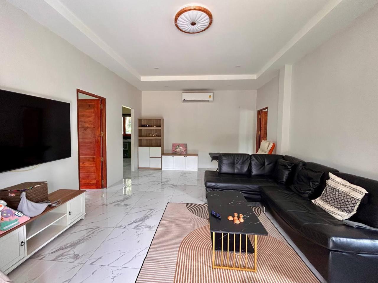 Spacious 2BR Mint house