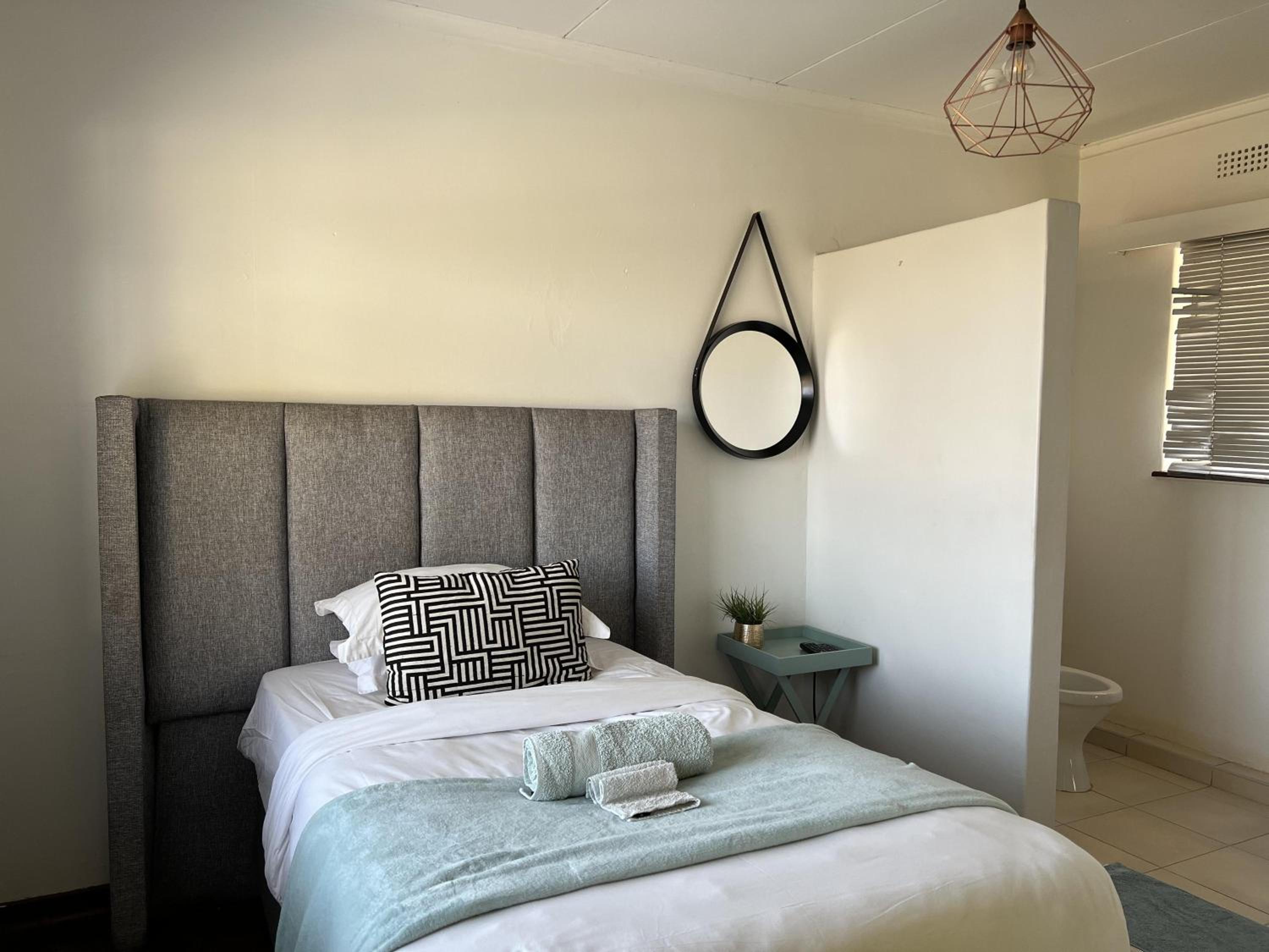 Mutare Manor : Single Room - 2308
