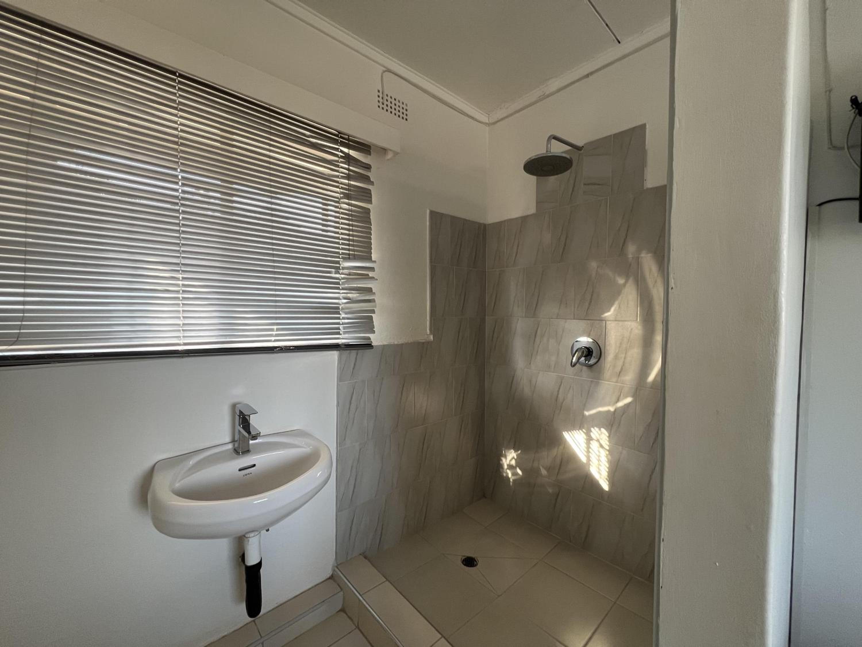 Mutare Manor : Single Room - 2308