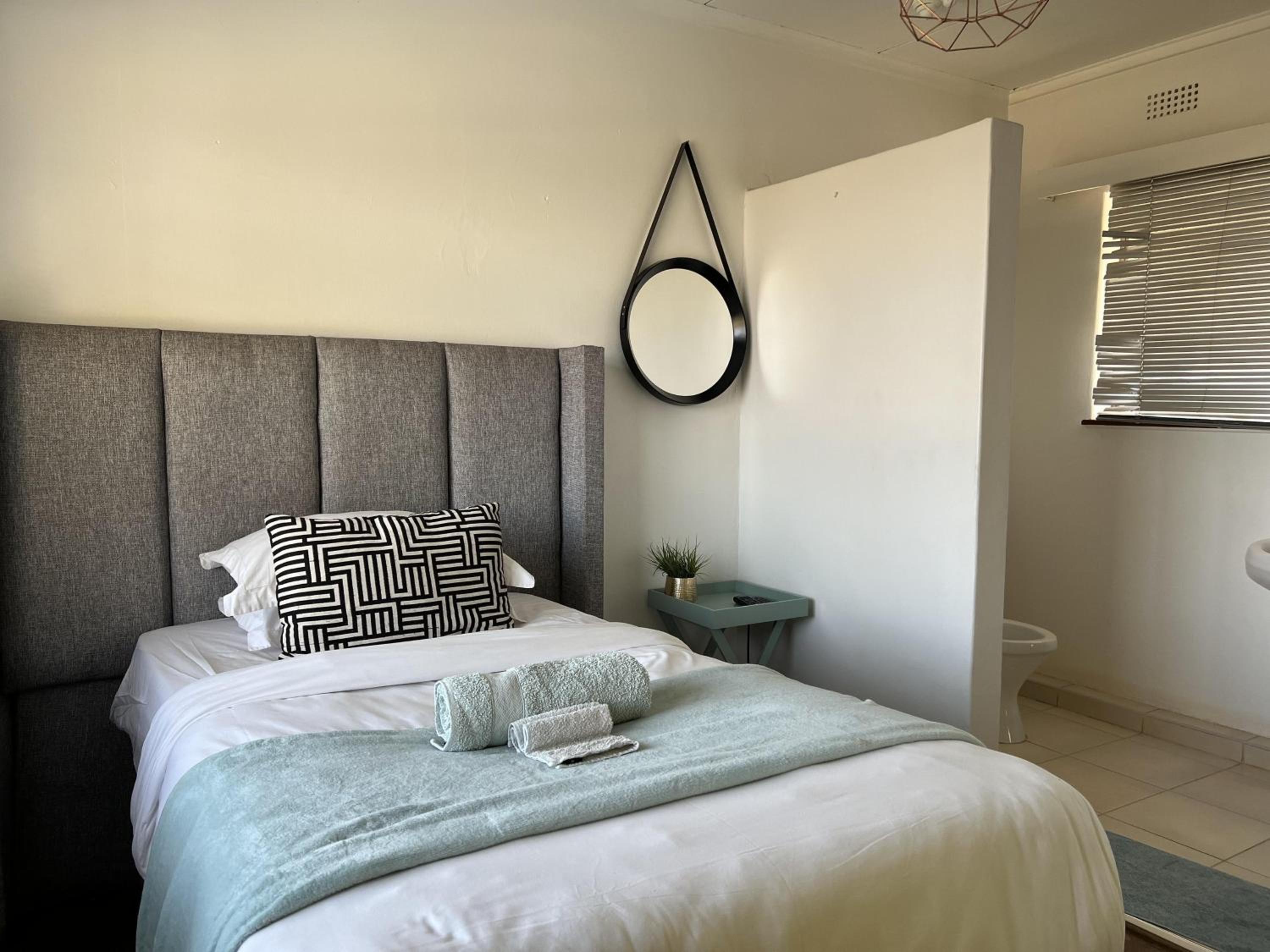 Mutare Manor : Single Room - 2308
