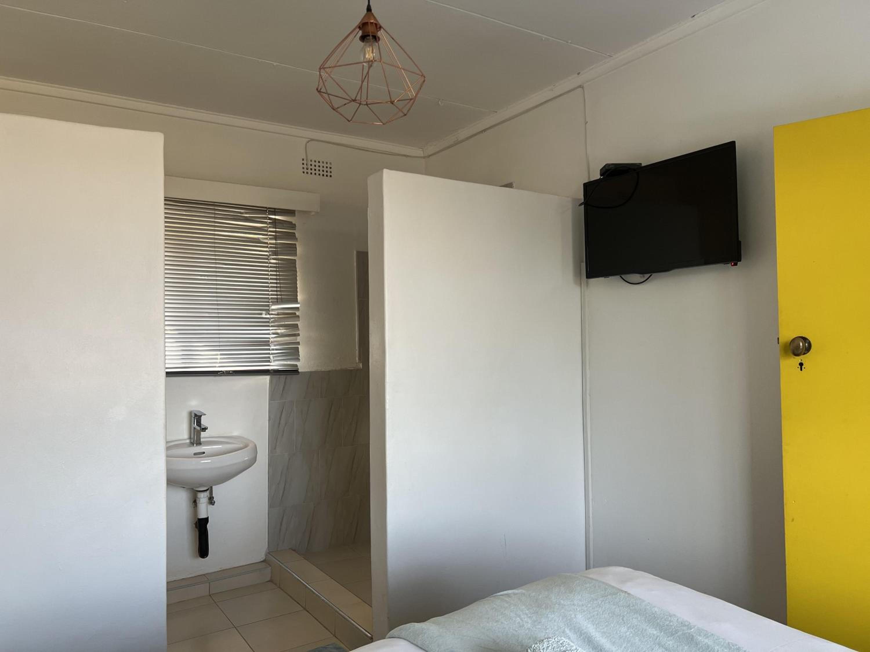 Mutare Manor : Single Room - 2308