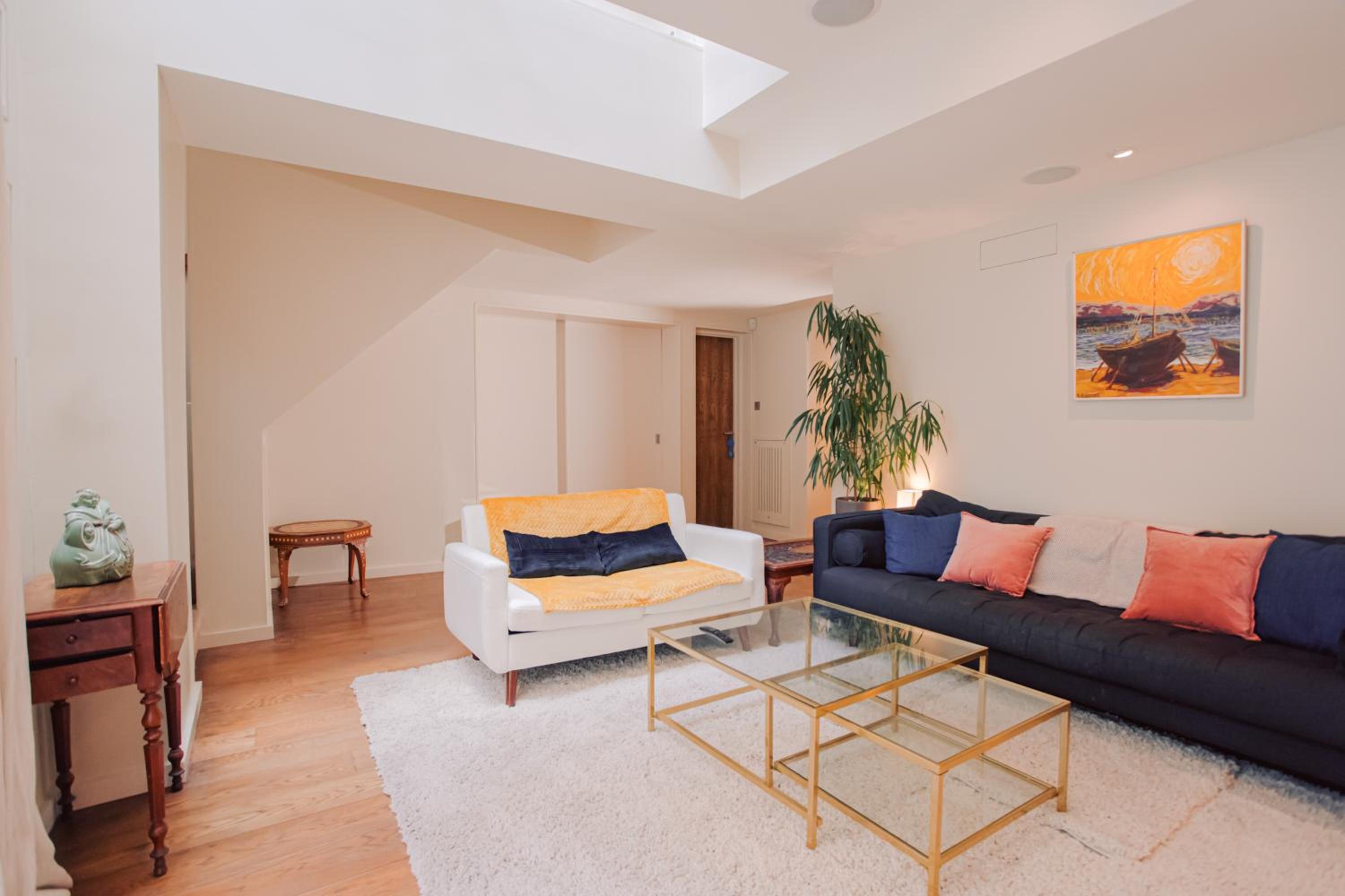 3-Bedroom Maisonette with Large Double Living Room