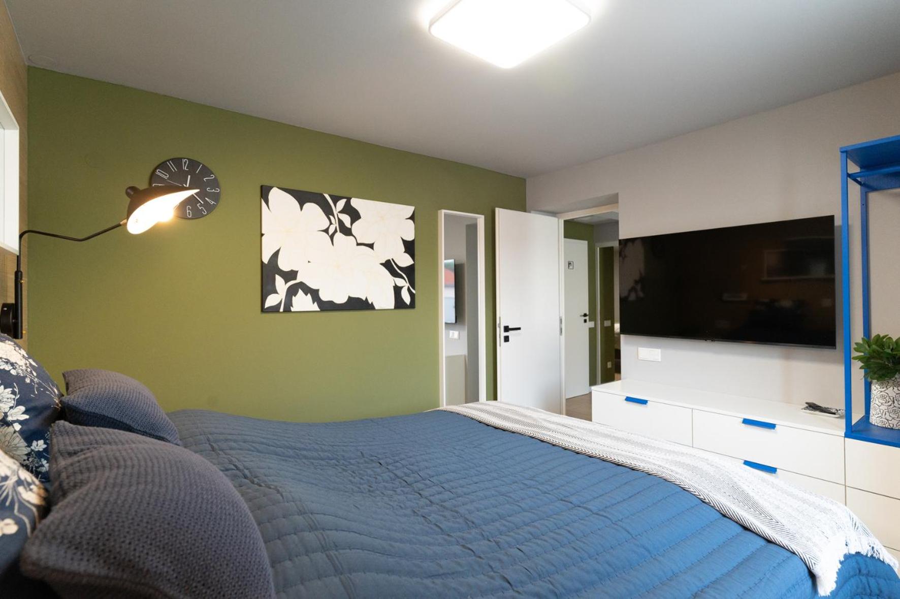 HOUSE 756 MAINZ - DESIGN-FERIENHAUS, 4 Schlafzimmer, 3 Bäder, SAUNA & Kamin