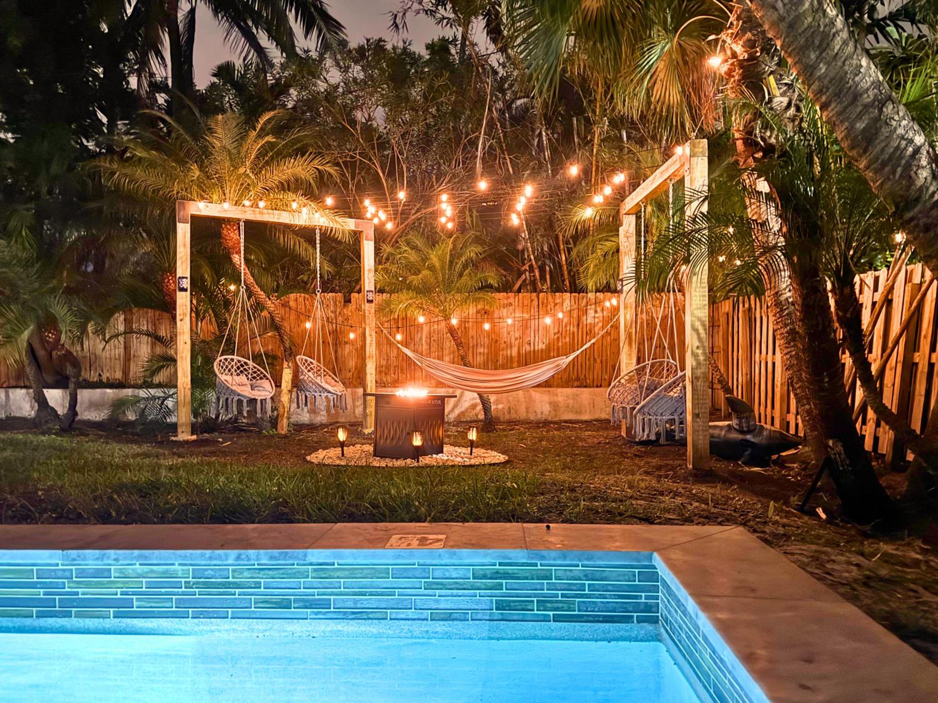 Friendly Fox Luxury Pool & Spa House Near Downtown & Beach