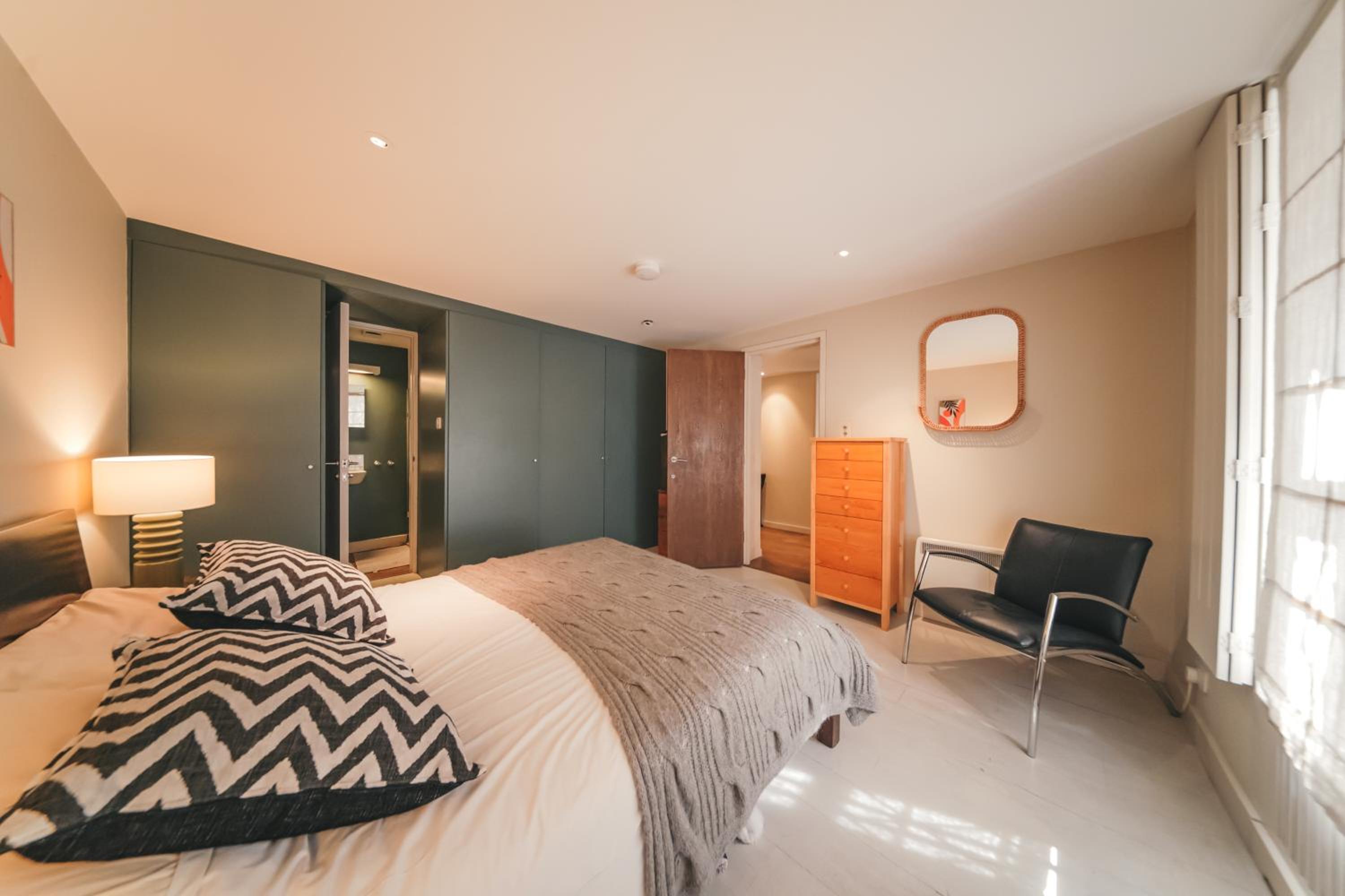 3-Bedroom Maisonette with Large Double Living Room