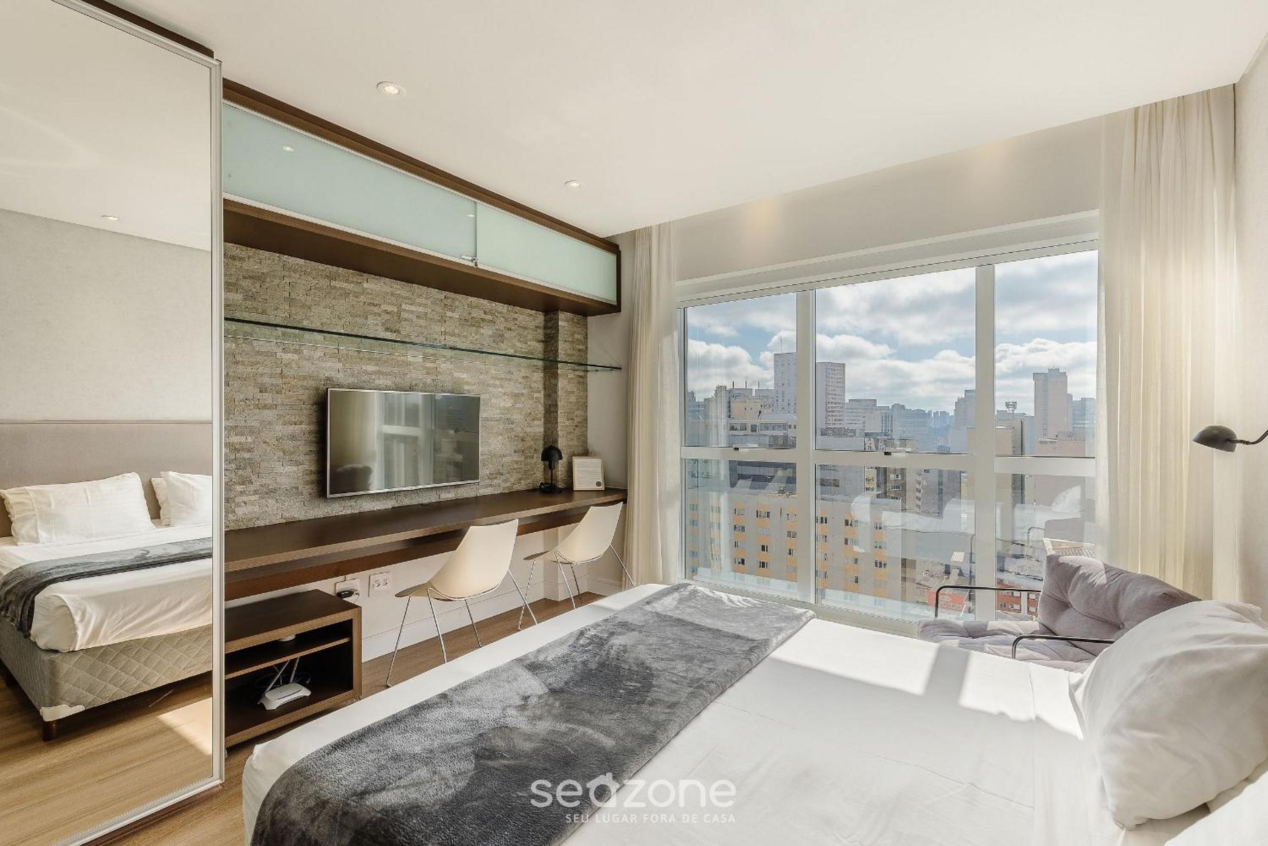 Studio in Condominium with Pool and Gym NWC1510