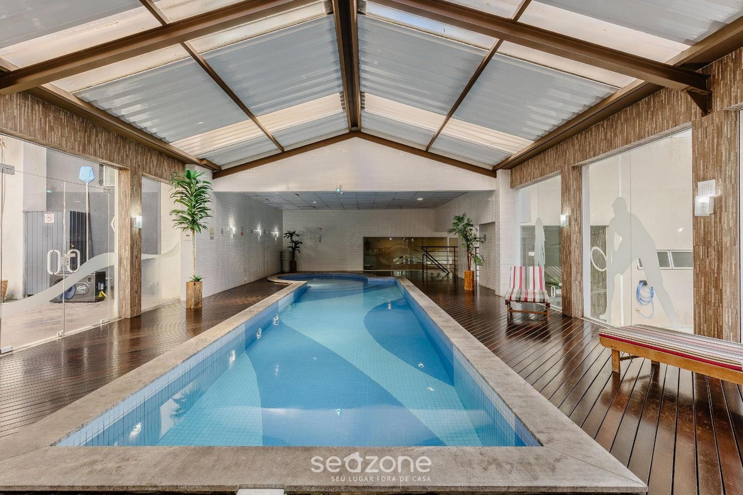 Studio in Condominium with Pool and Gym NWC1510